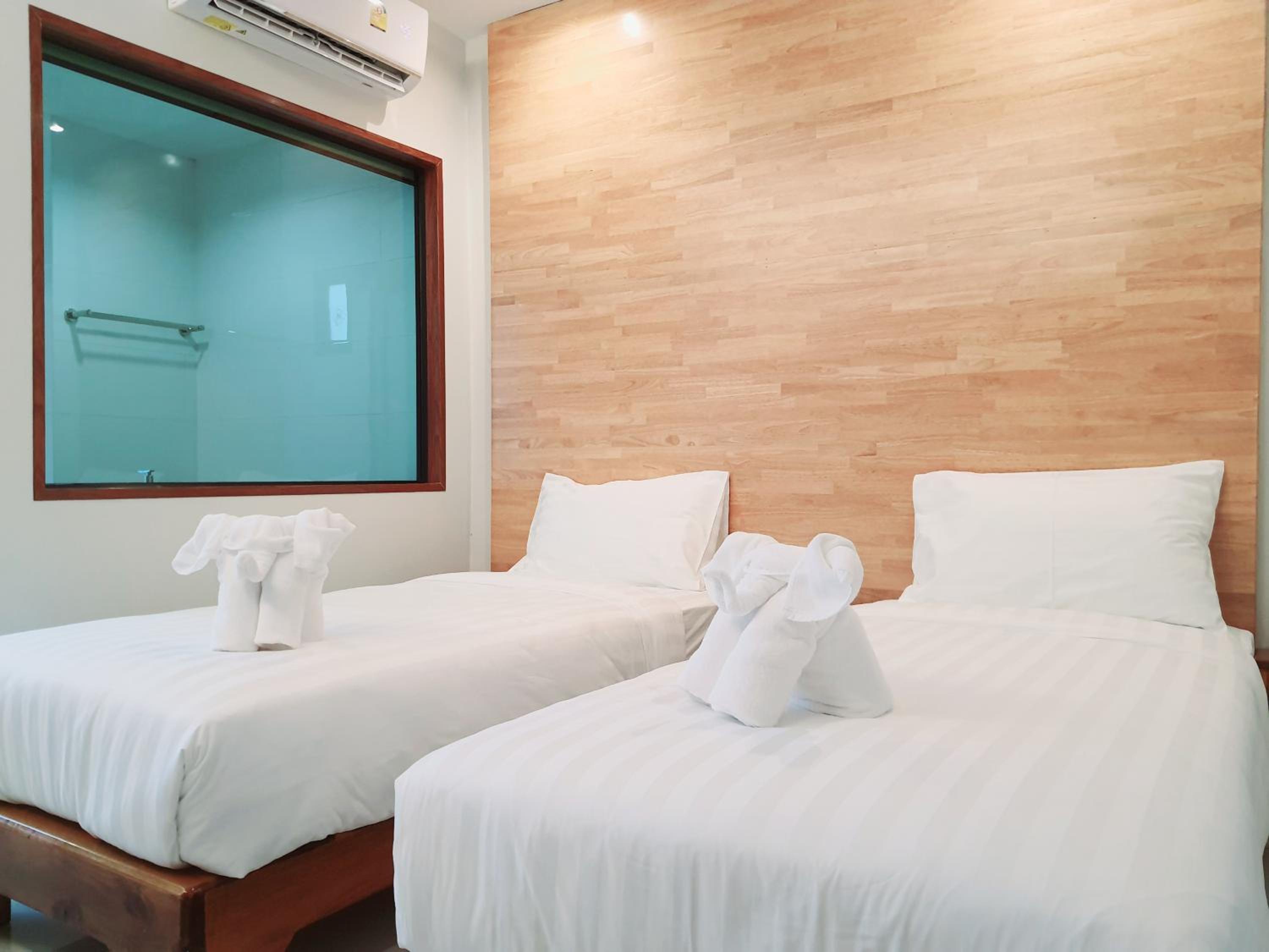 Standard Twin Room - Photo 1