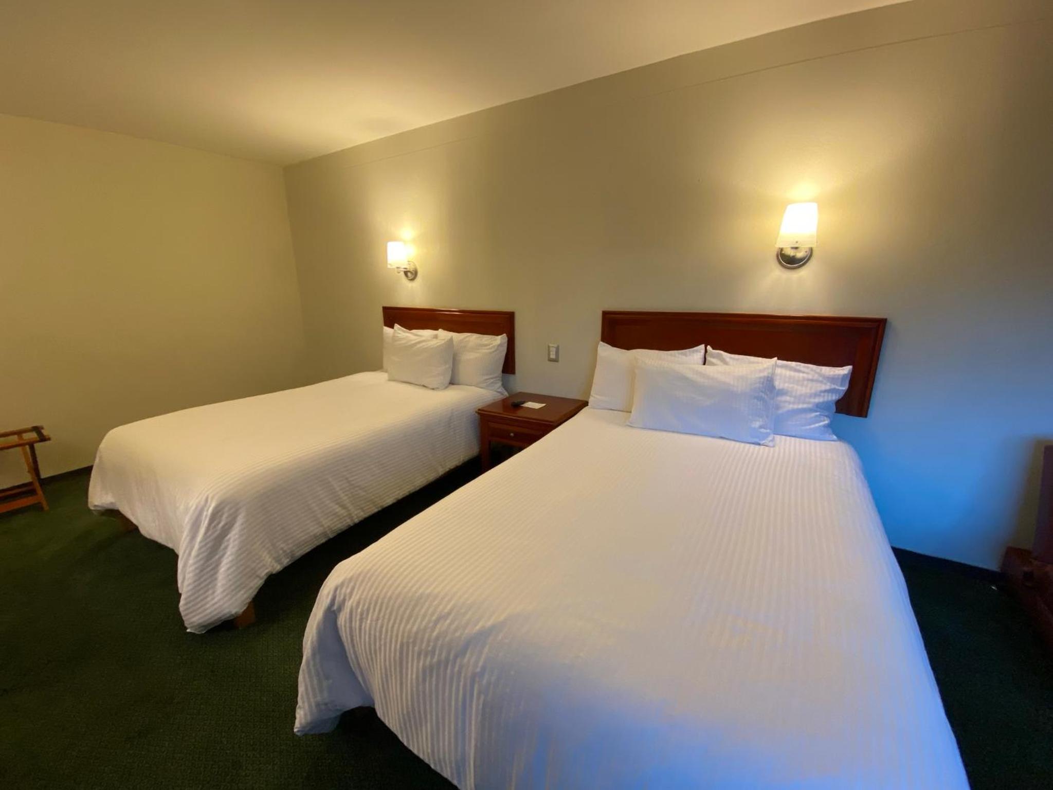 Double Room with Two Double Beds photo 3