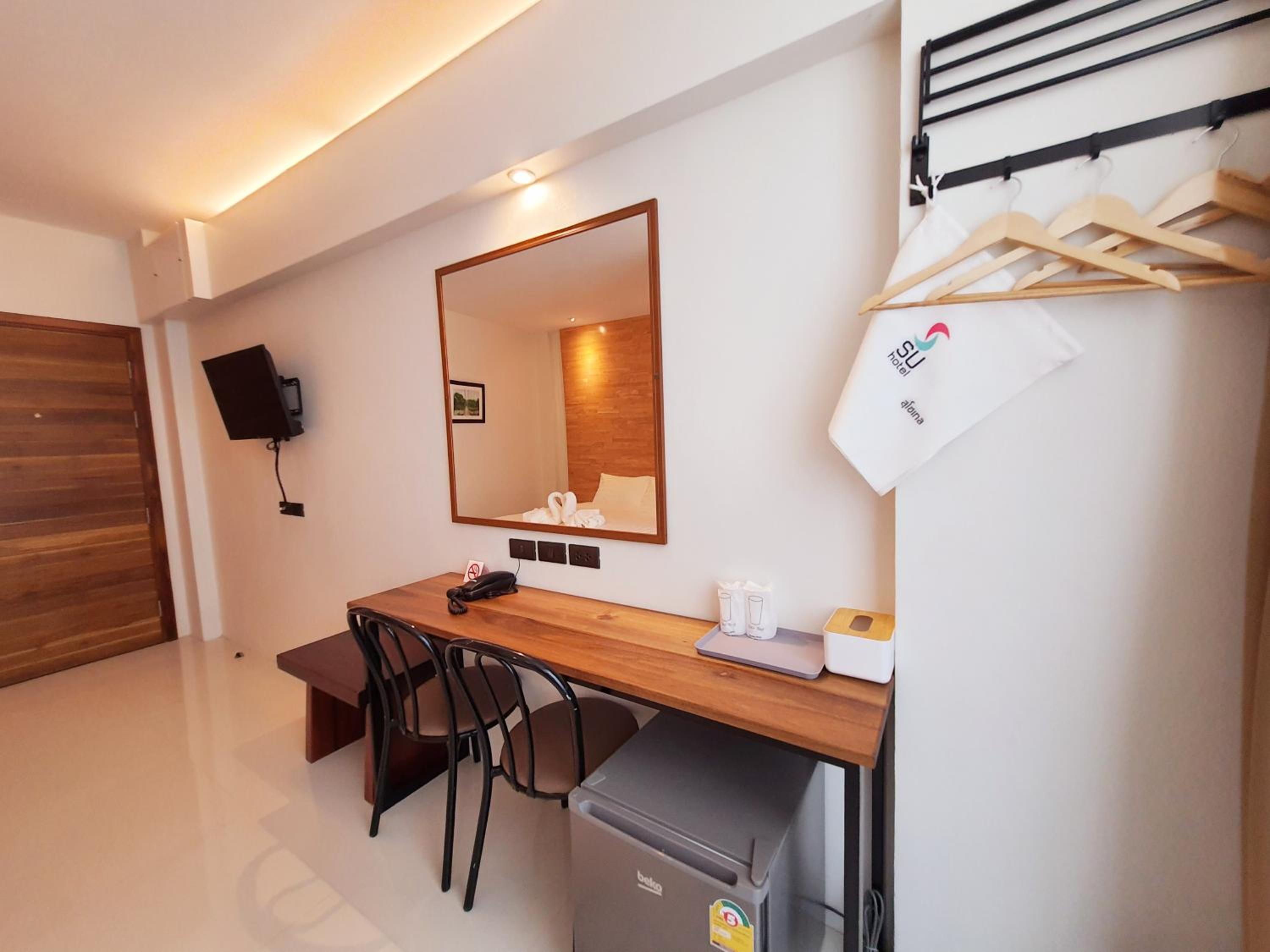 Standard King Room - Photo 4