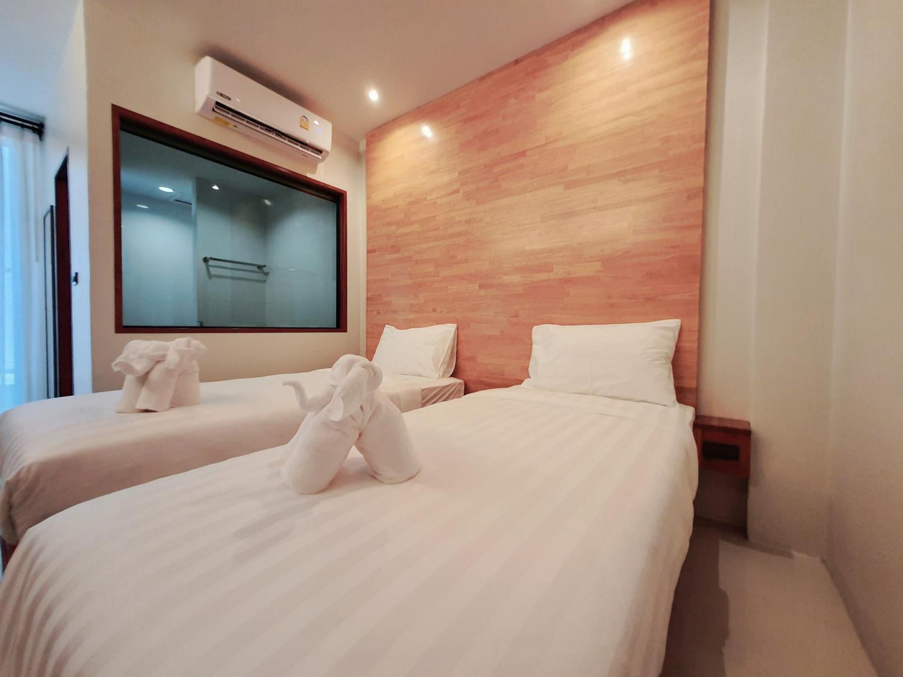 Standard Twin Room - Photo 3