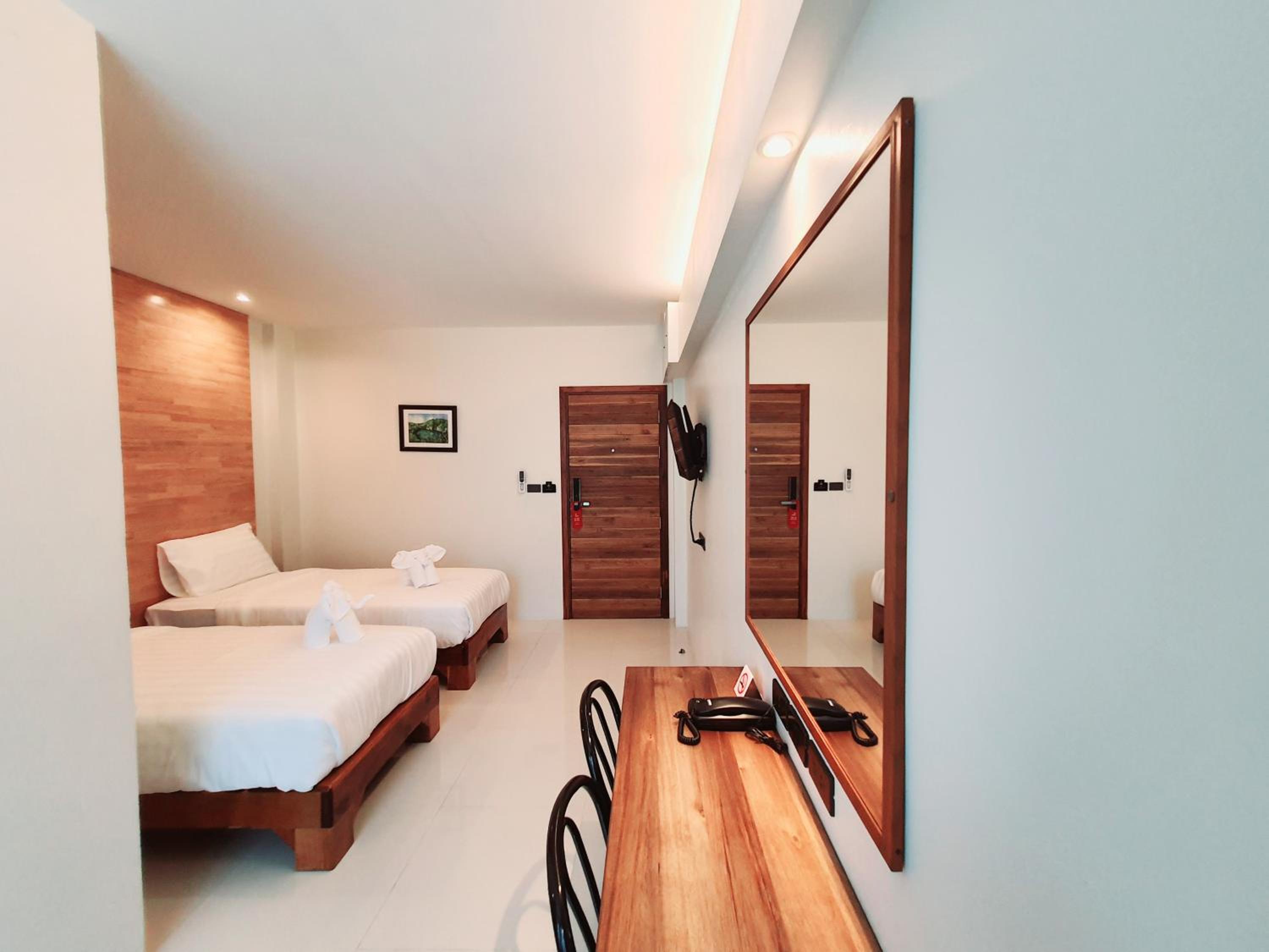 Standard Twin Room - Photo 4