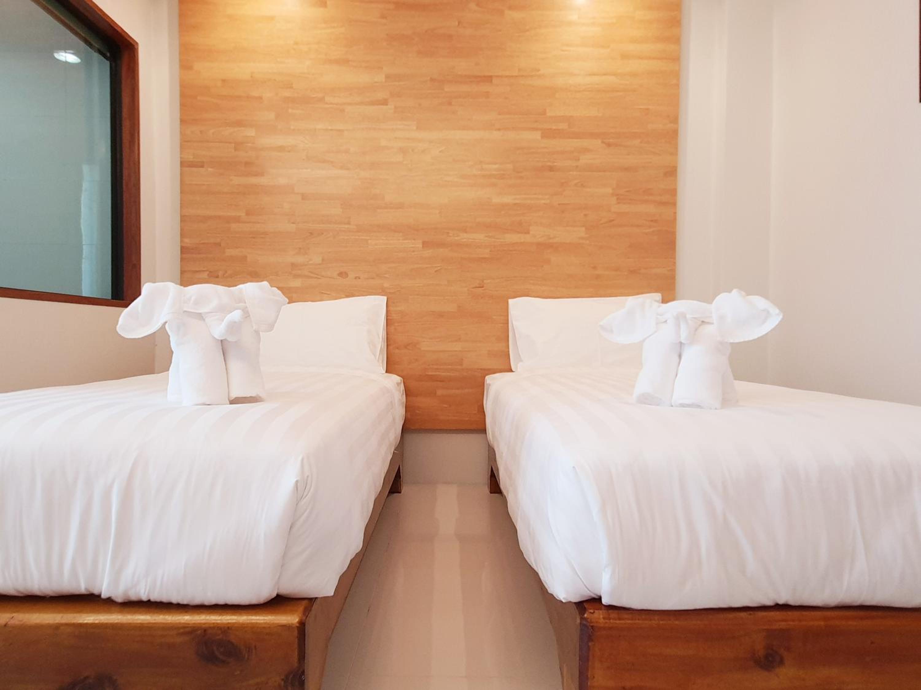 Standard Twin Room - Photo 5