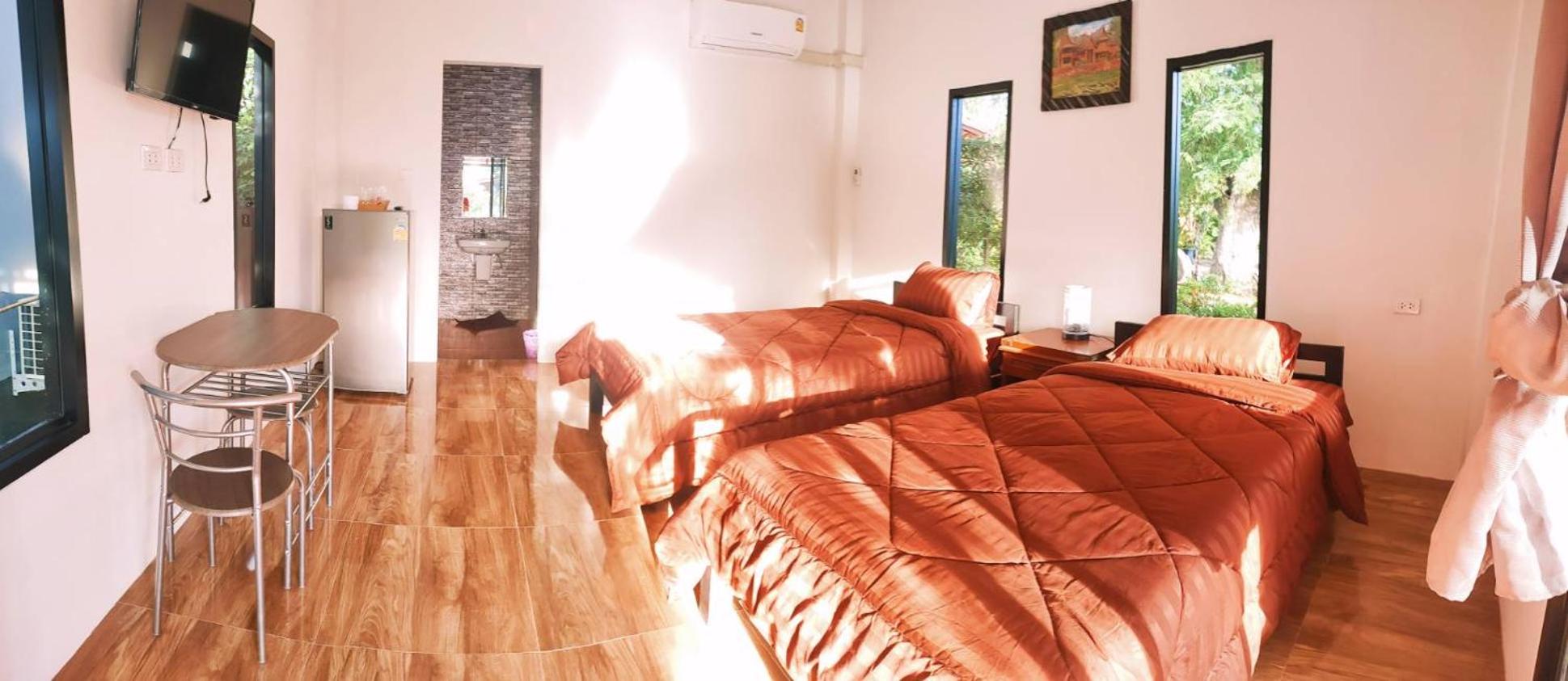 Twin Room with Balcony - Photo 3