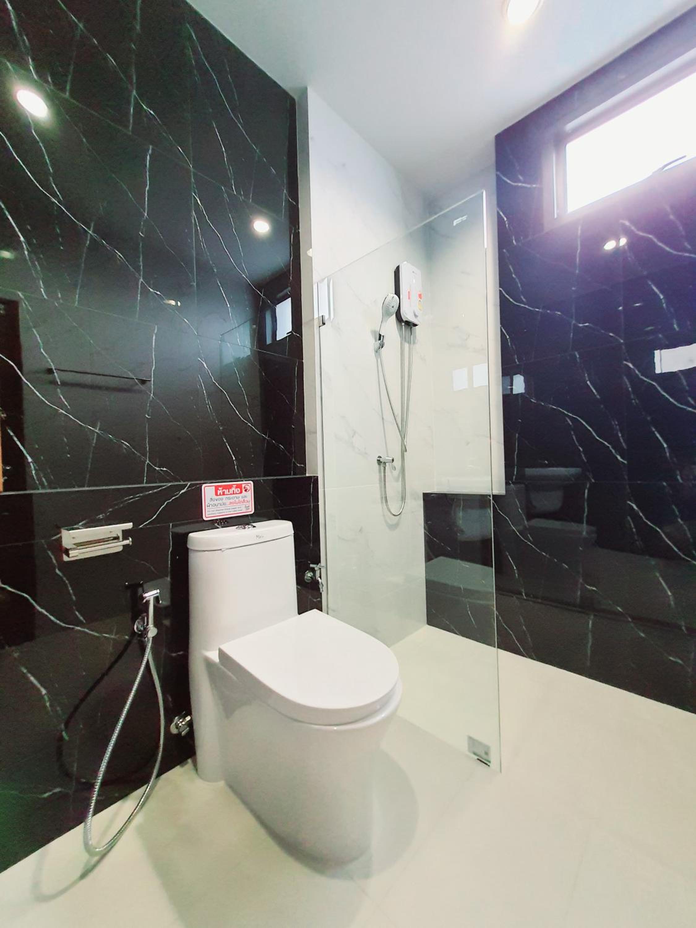 Budget Double Room photo 3