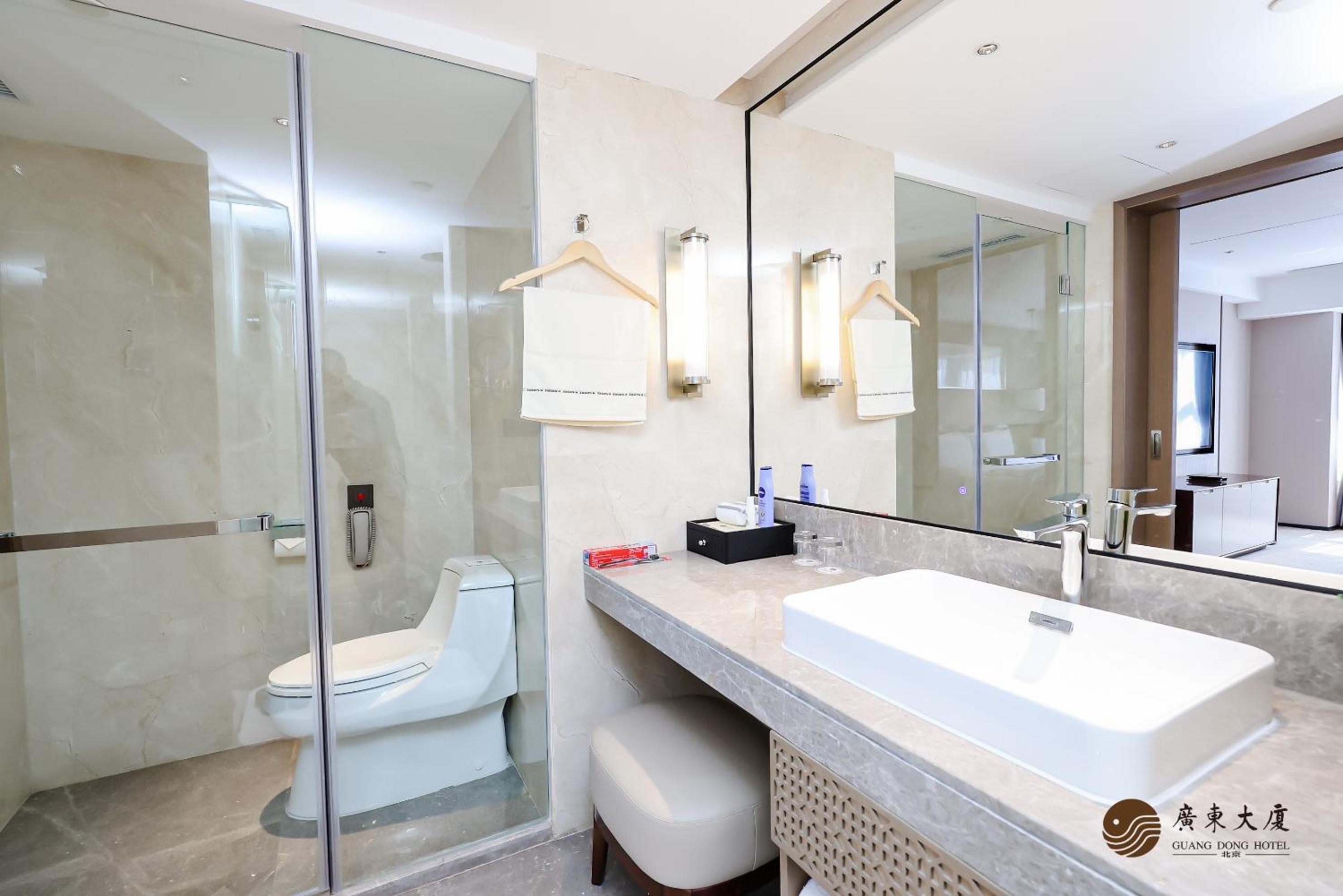 Executive Suite thumbnail 6