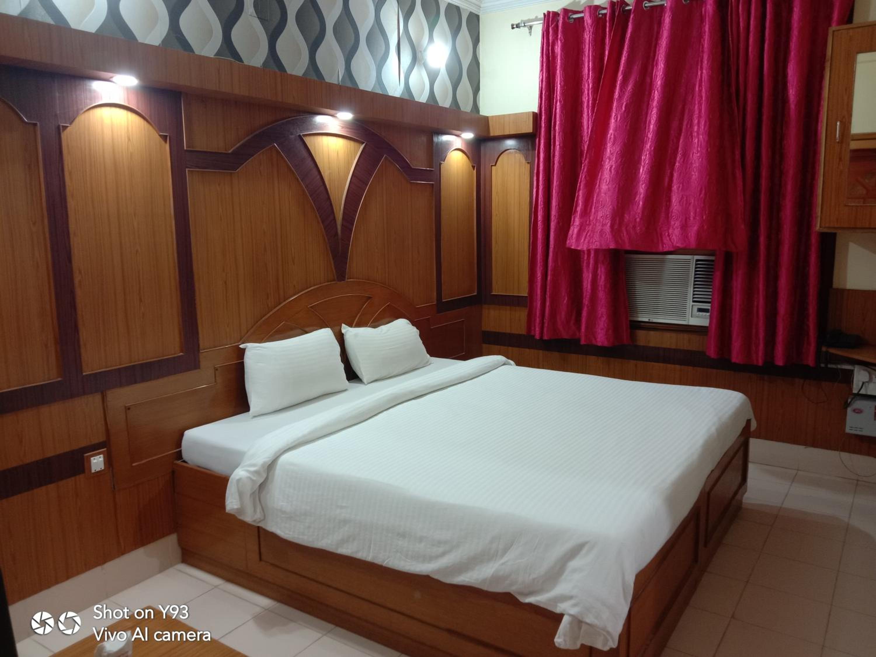 Budget Double Room - Photo 8