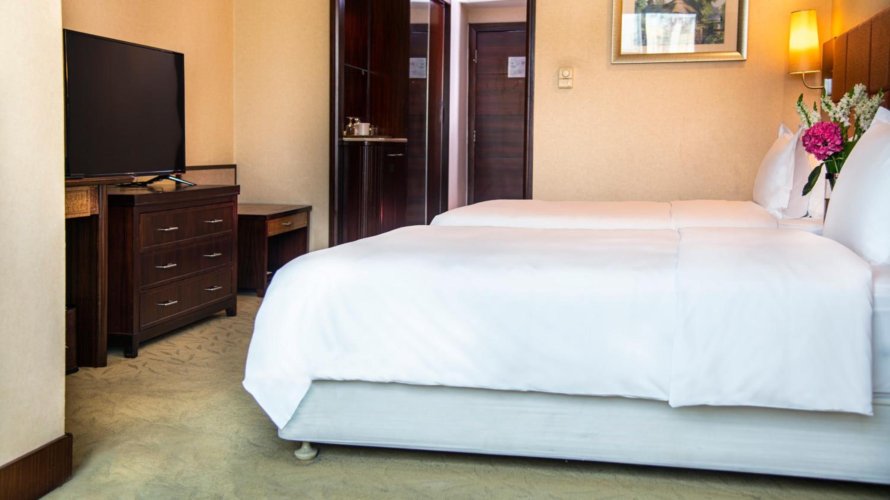 Premium Double Room with Two Double Beds - Lounge Access - Photo 4