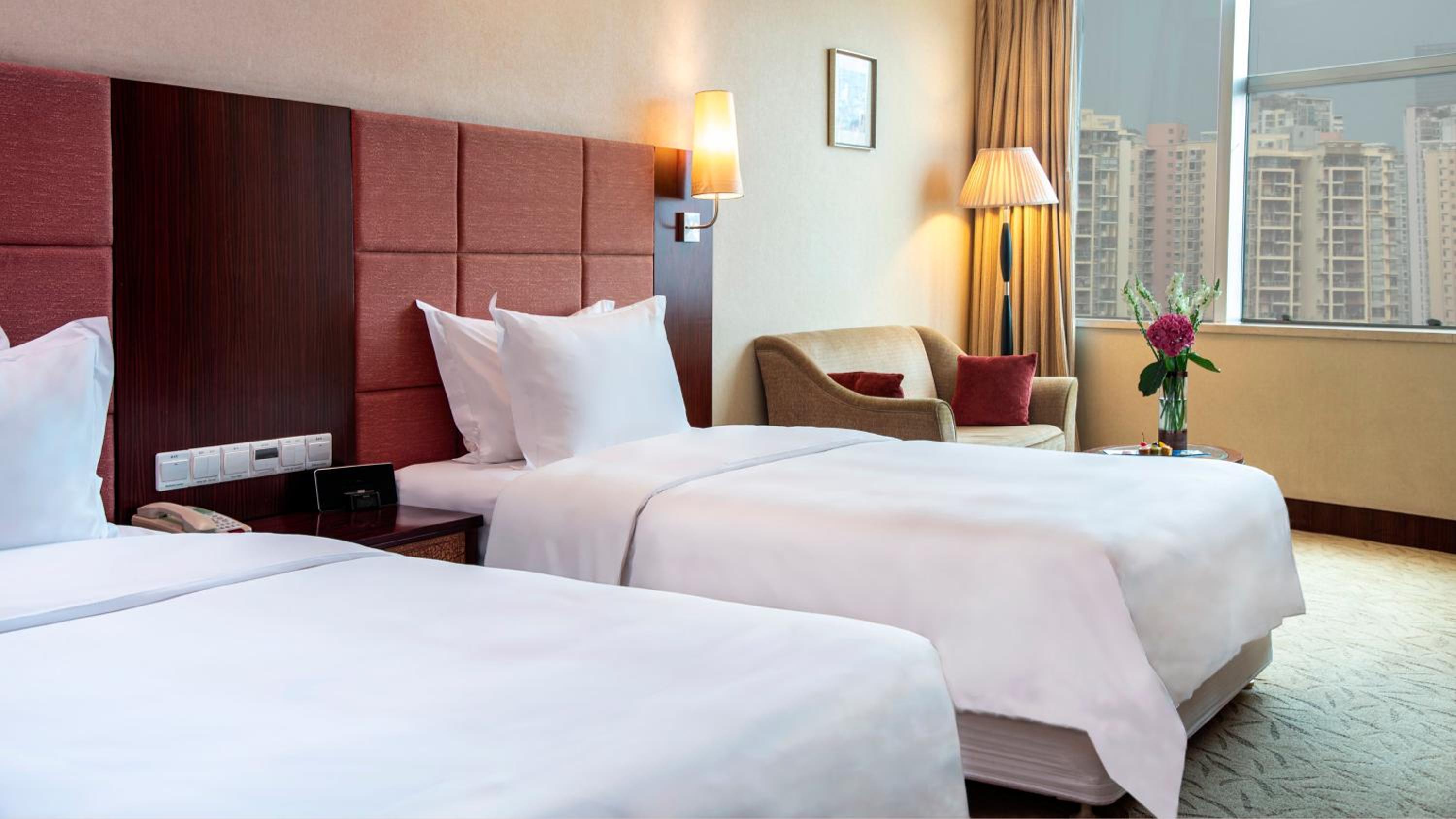 Premium Double Room with Two Double Beds - Lounge Access - Photo 3