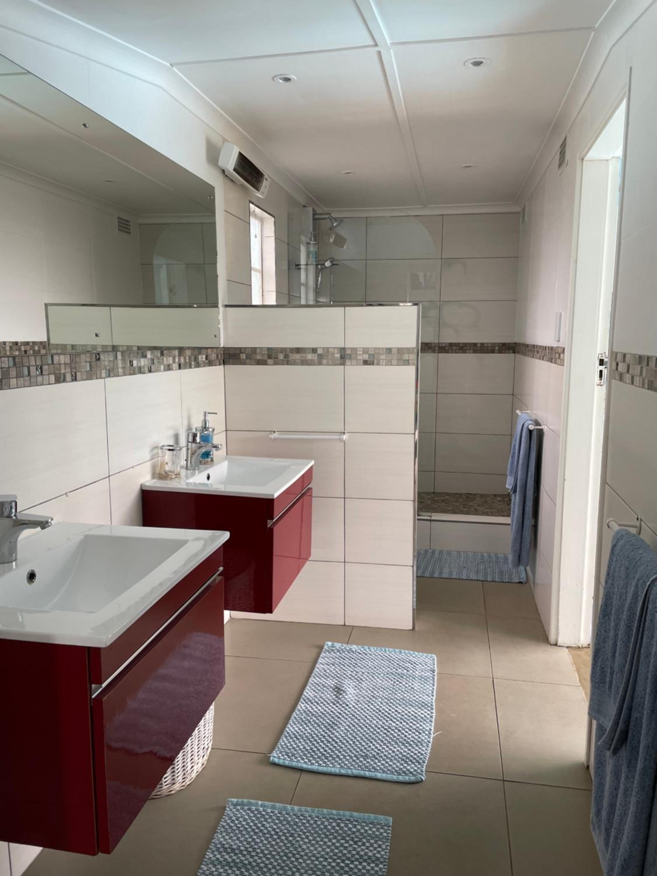 Deluxe King Room photo 3