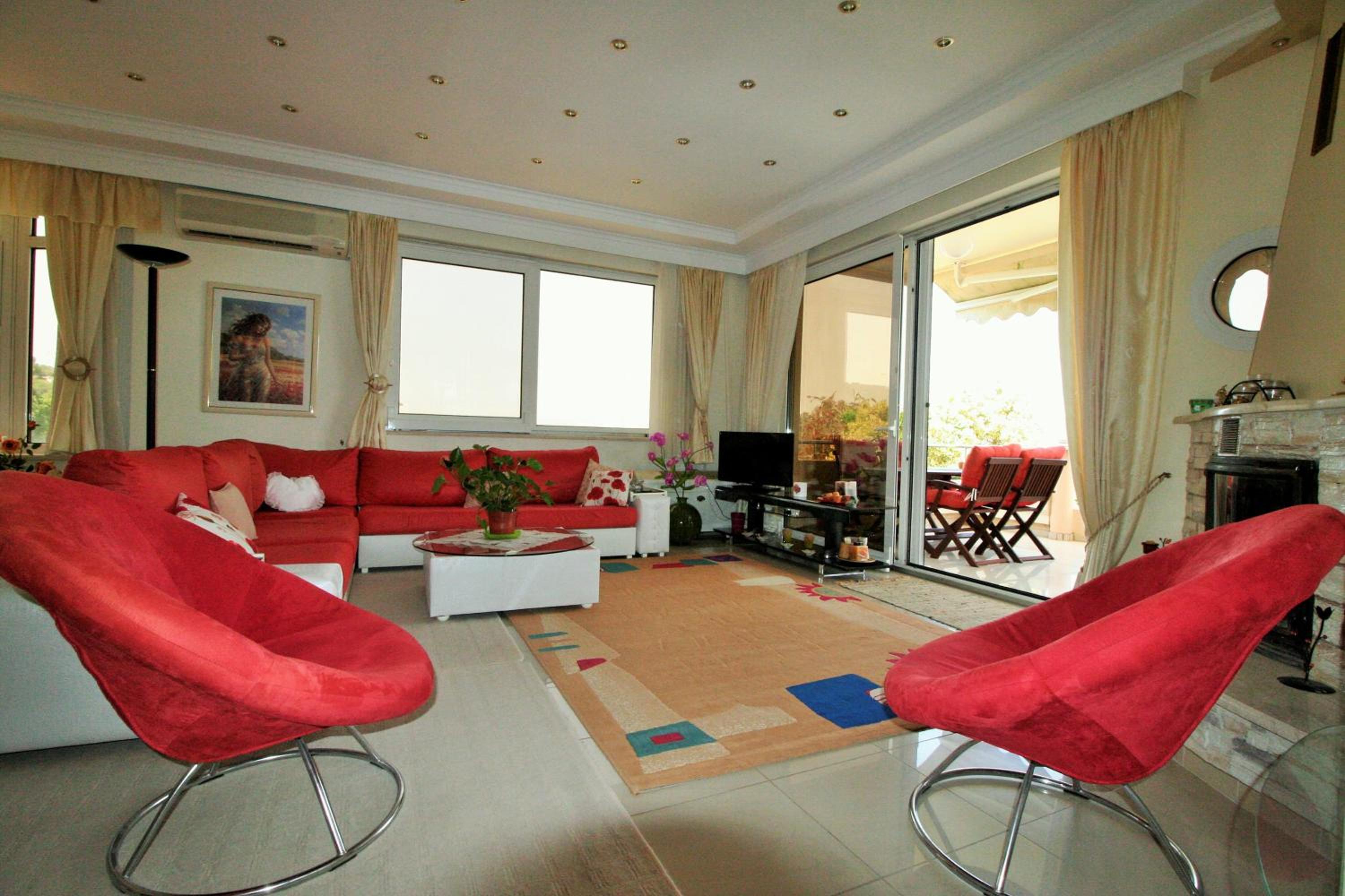Apartment photo 1