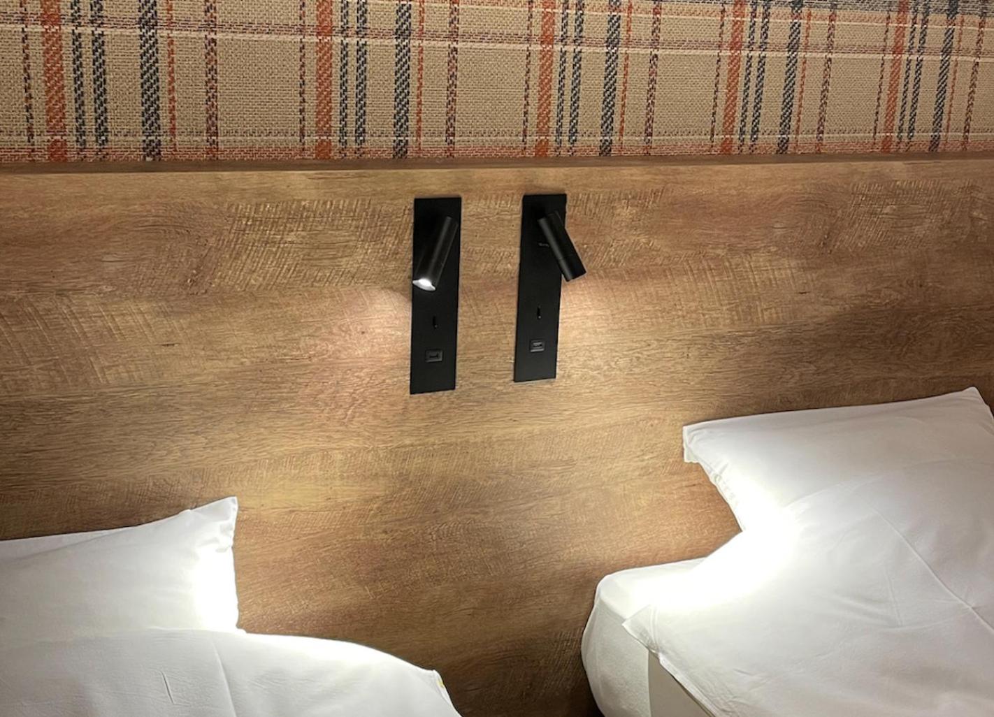 Twin Room - Smoking photo 1