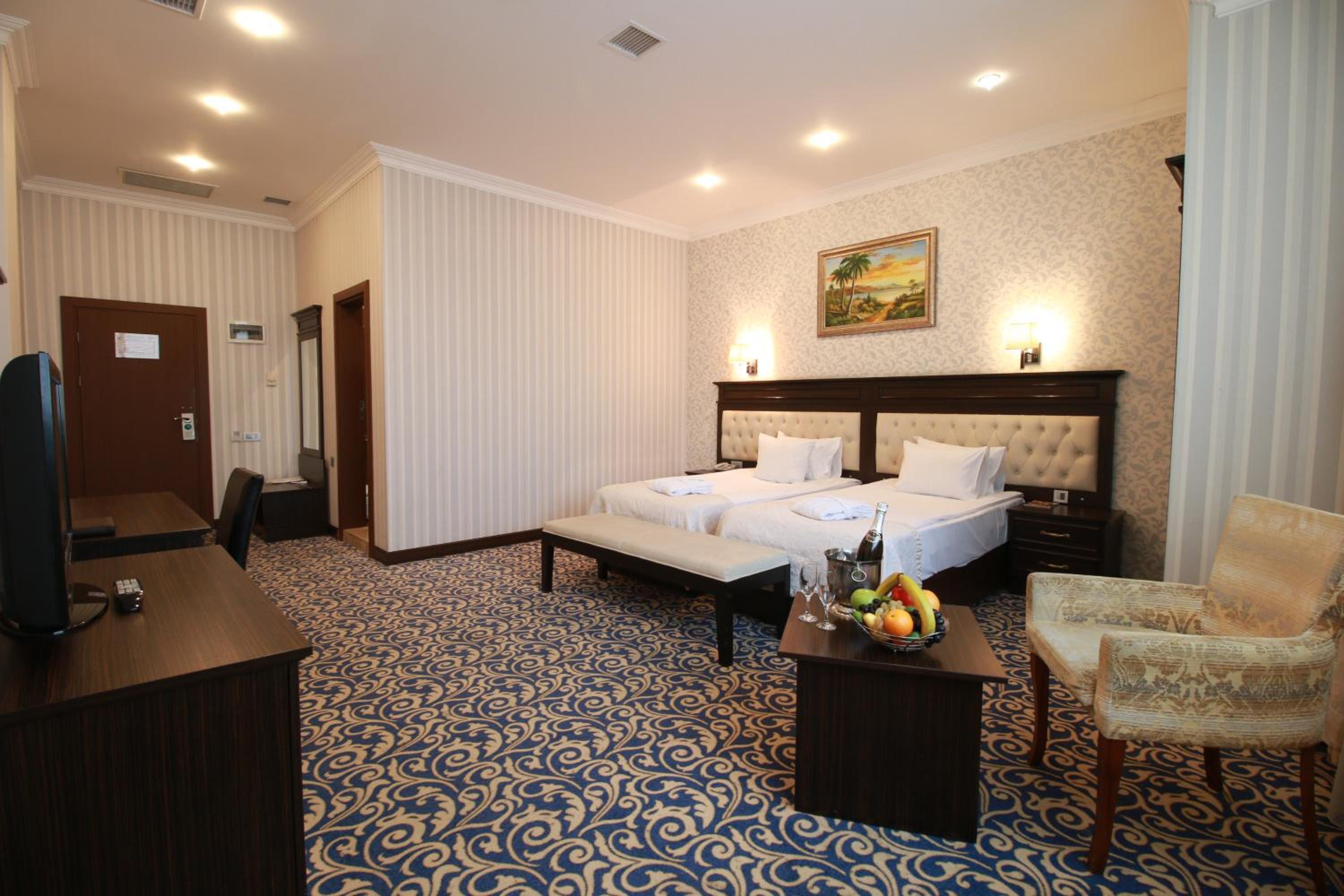 Standard Double or Twin Room photo 2