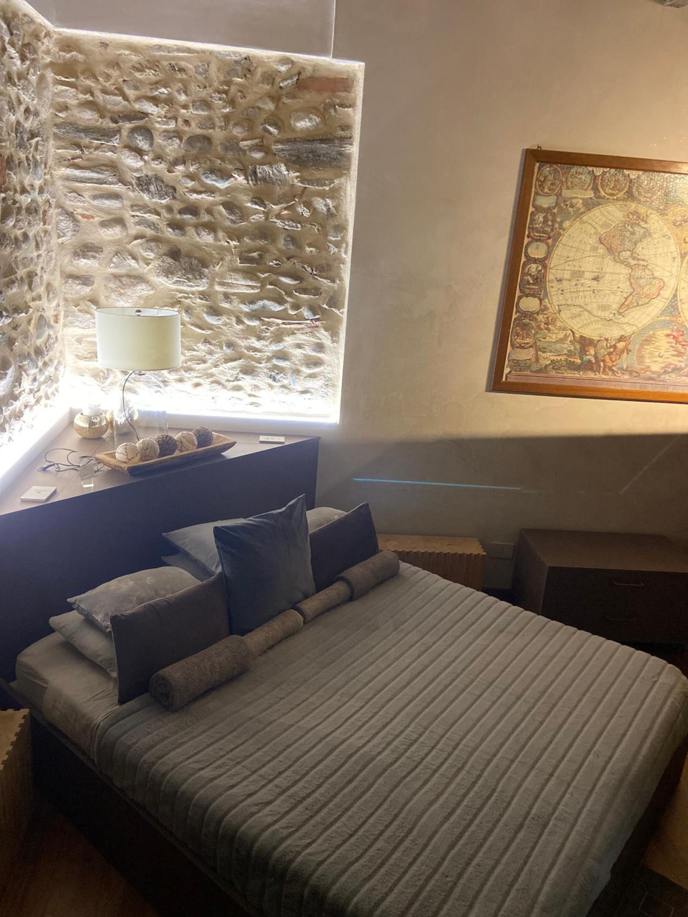 Deluxe Double Room with Shower - Photo 4