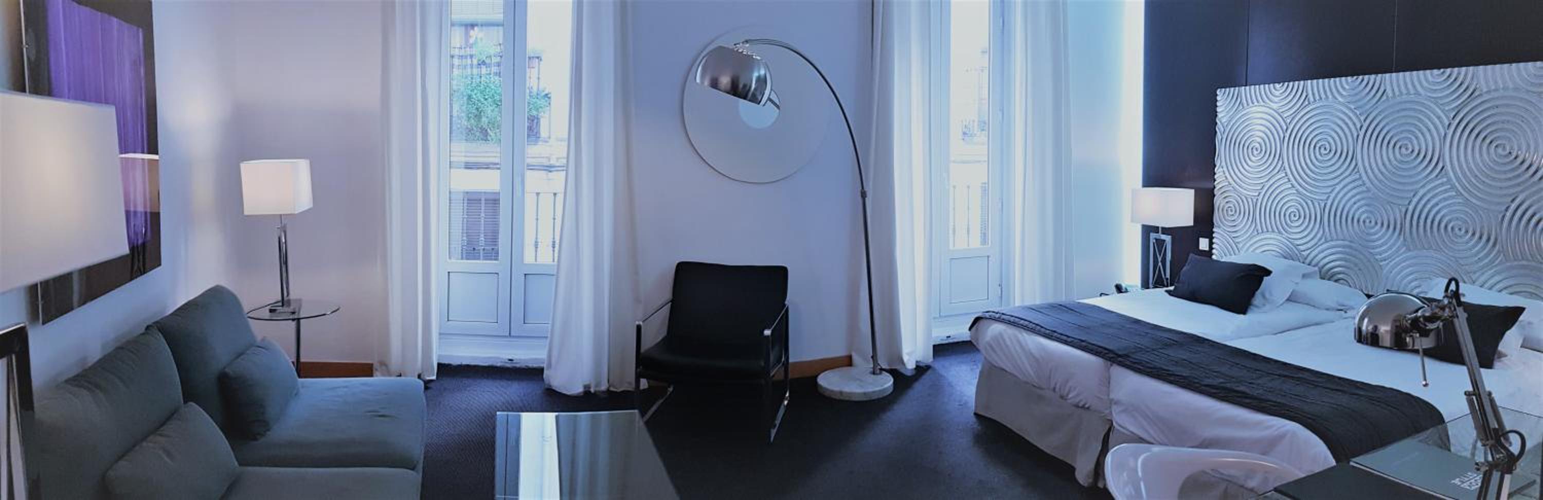 One-Bedroom Apartment - Photo 22