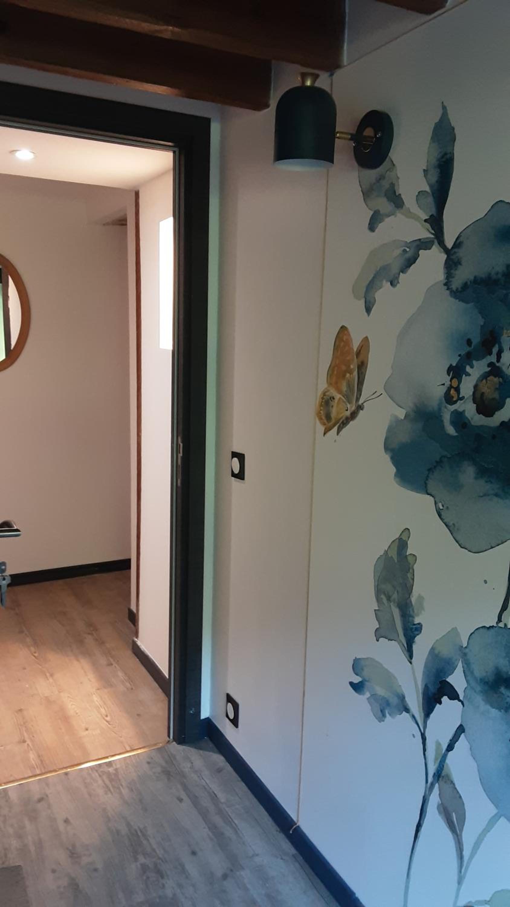 Deluxe Double Room with Two Double Beds - Photo 9