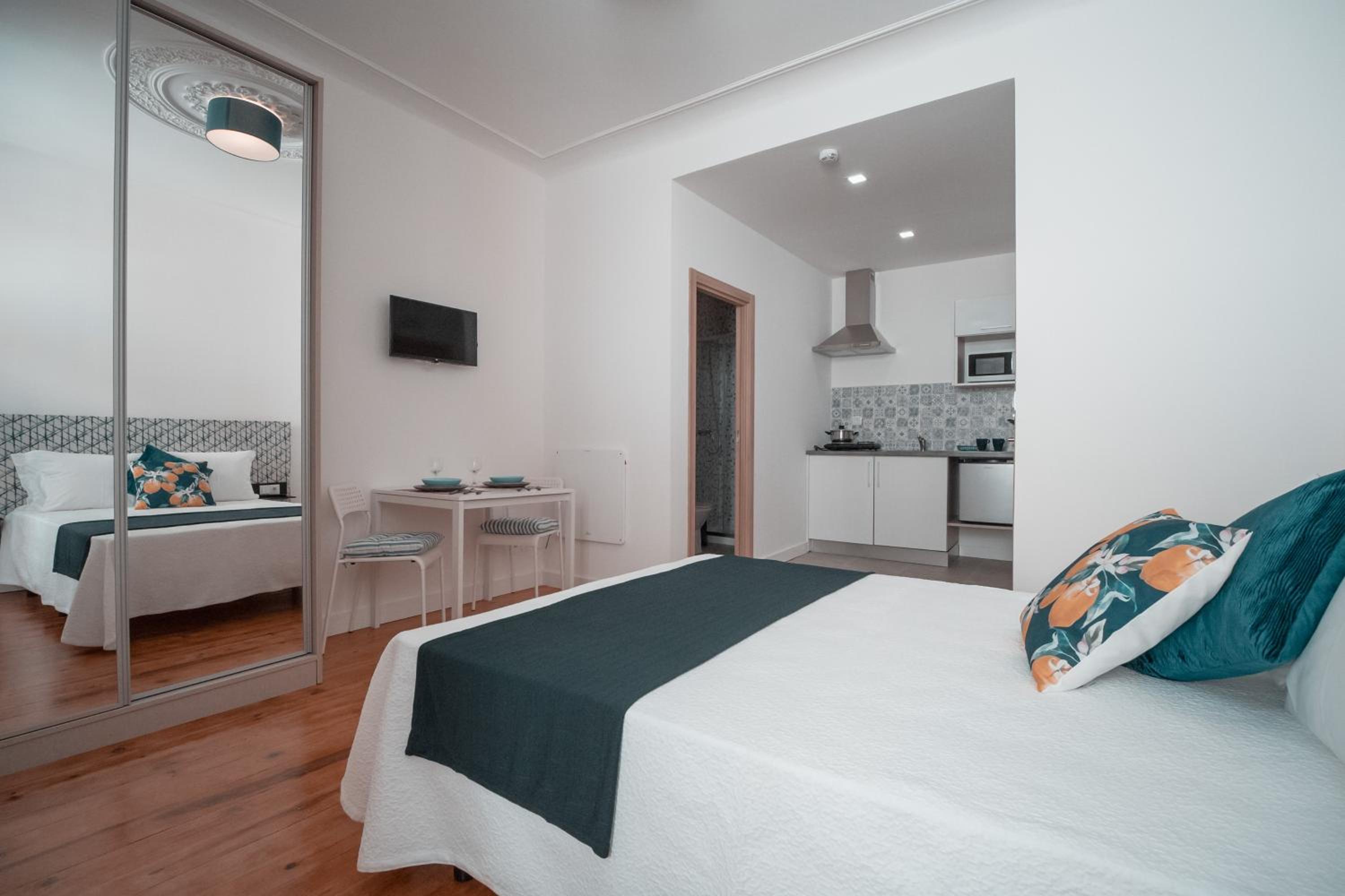 Studio Apartment photo 3