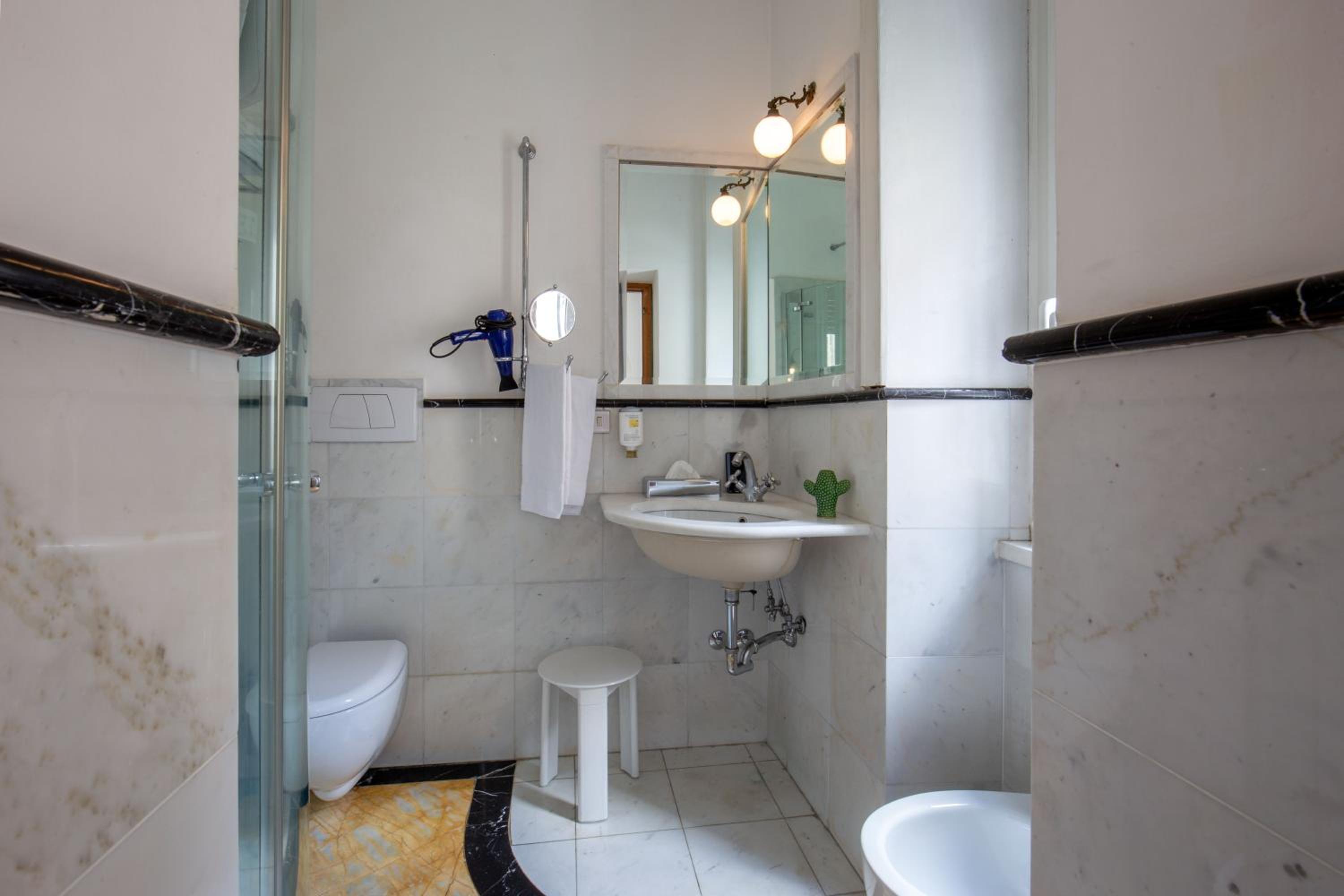 Double or Twin Room photo 3