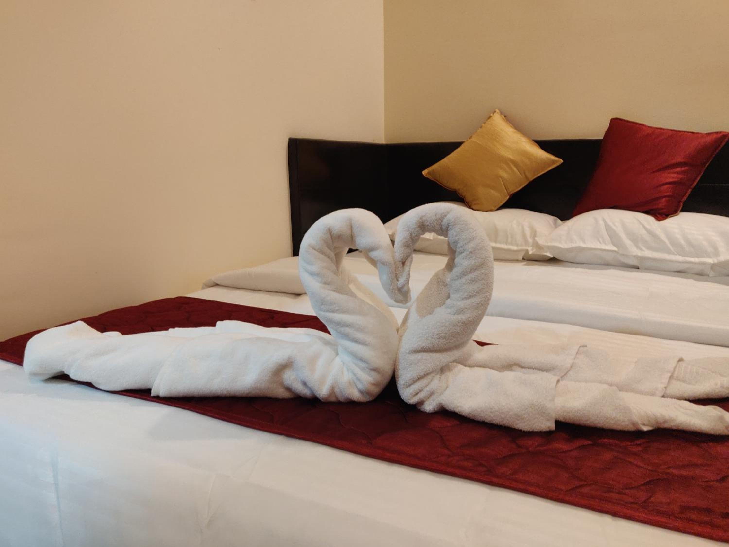 Deluxe Double Room (2 Adults + 1 Child)