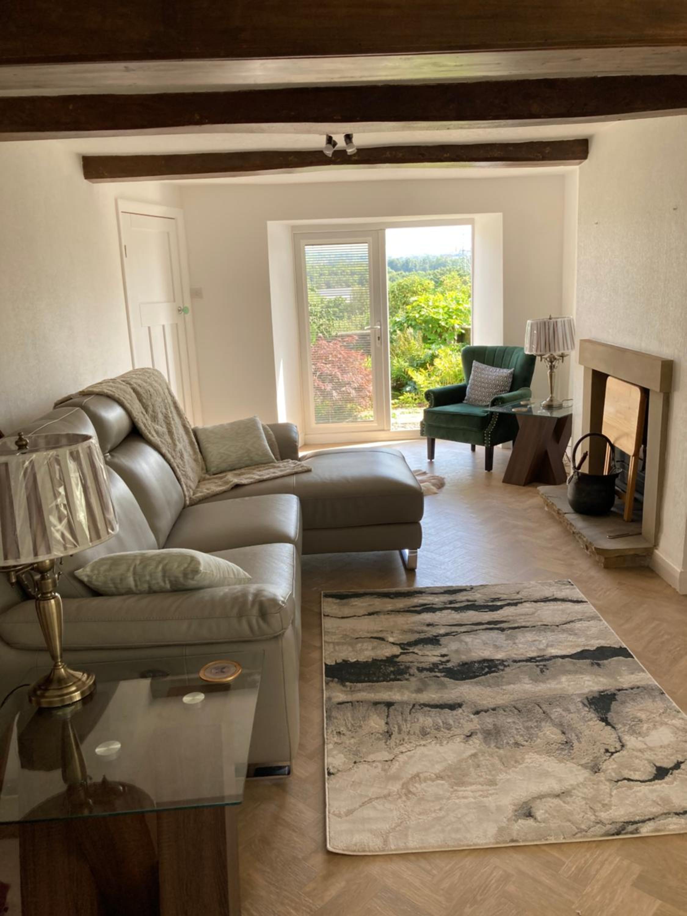 Two-Bedroom House - Photo 18