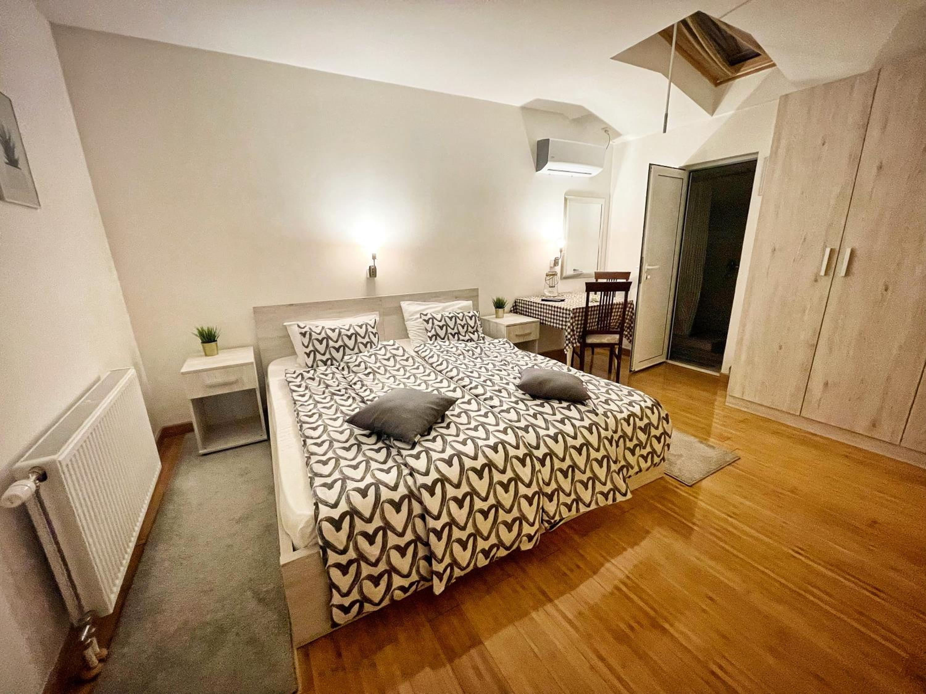 Deluxe Double Room - Photo 4
