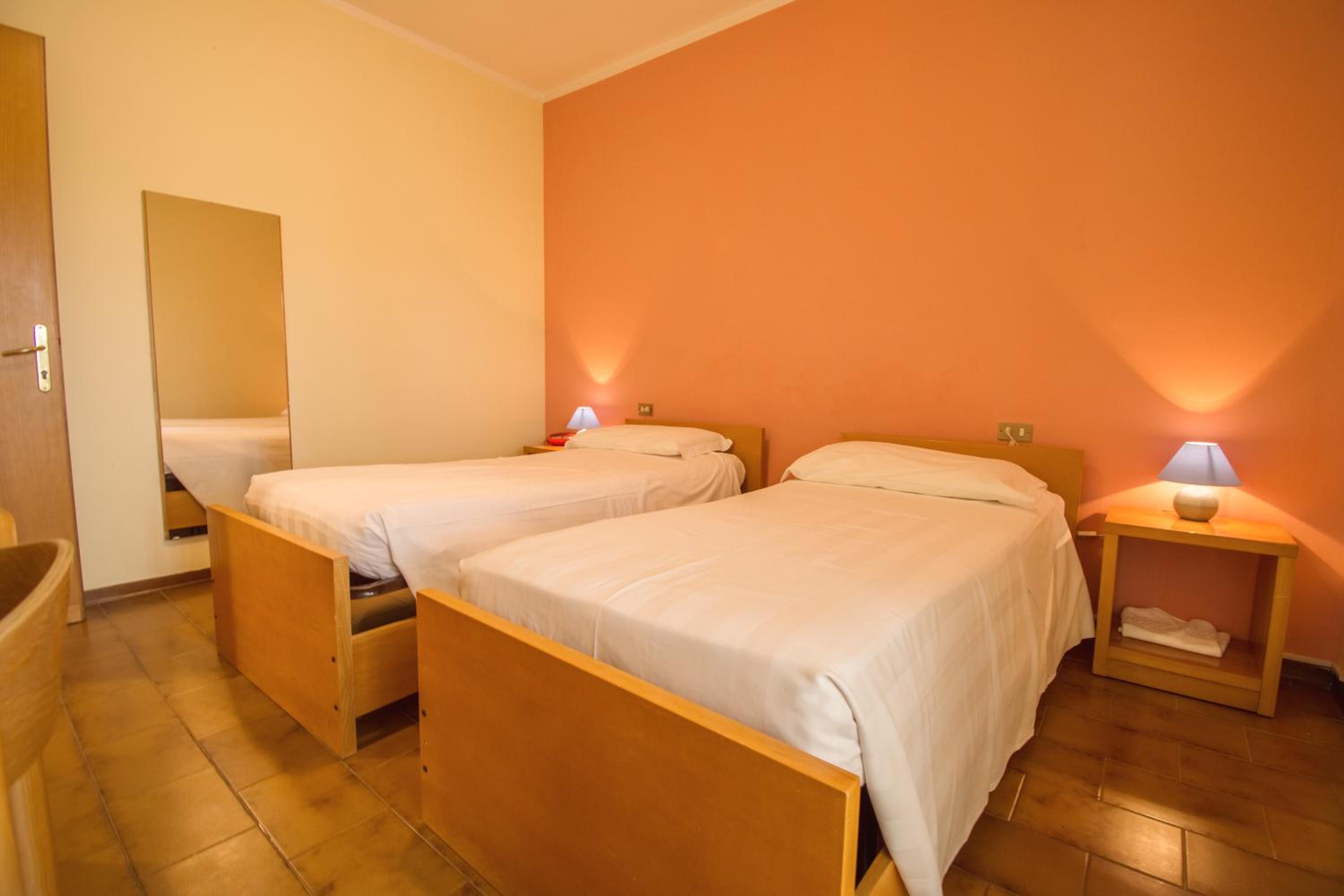 Twin Room photo 1