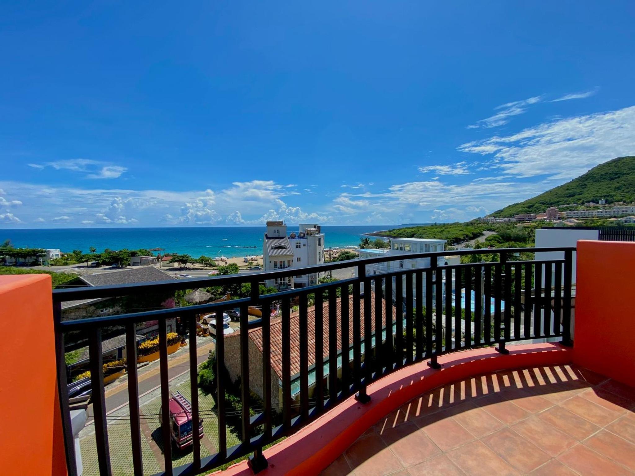 Family Room with Sea View - Photo 10