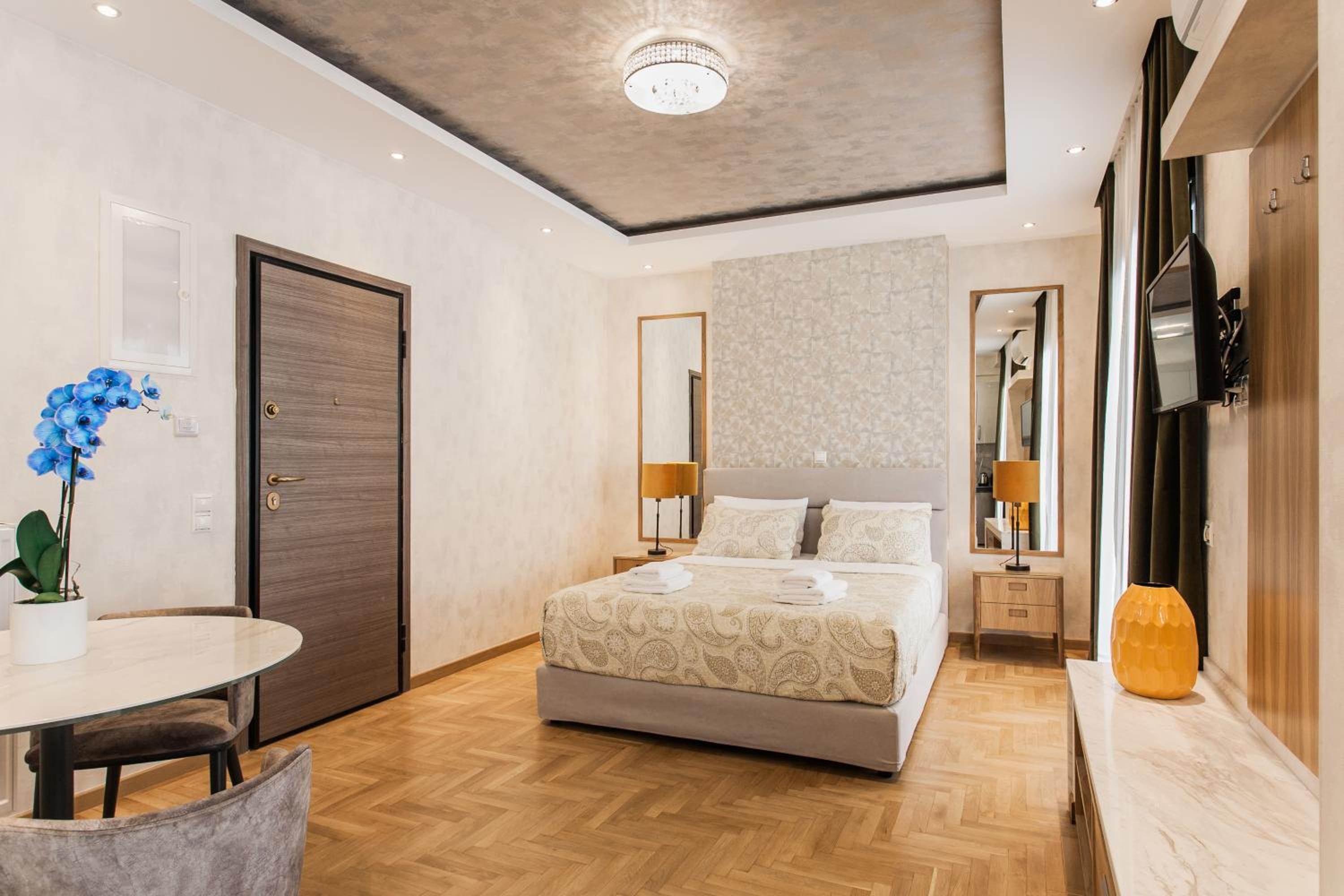 One-Bedroom Suite photo 1