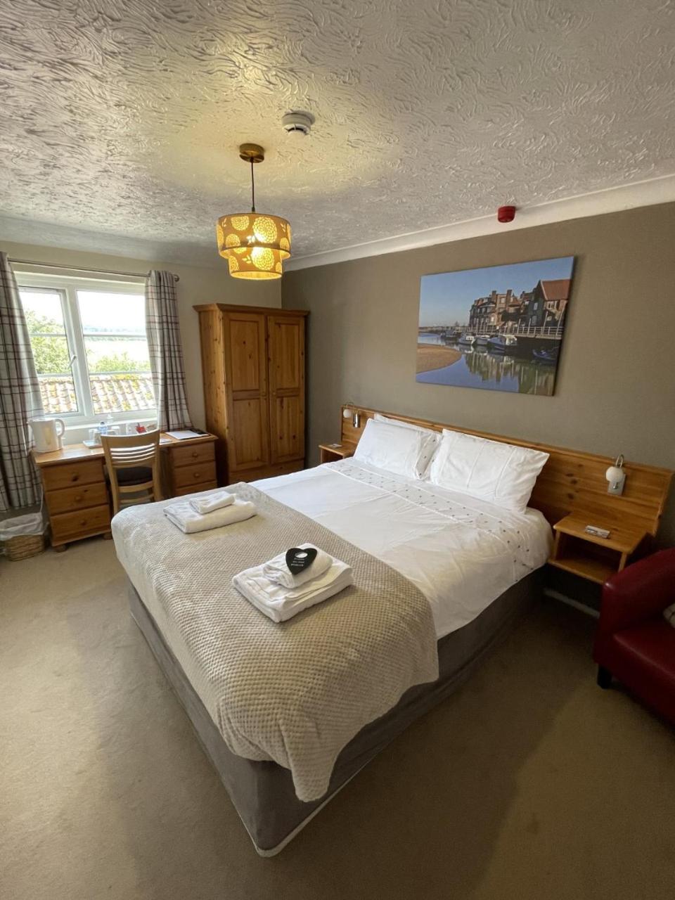 Double Room - Photo 8