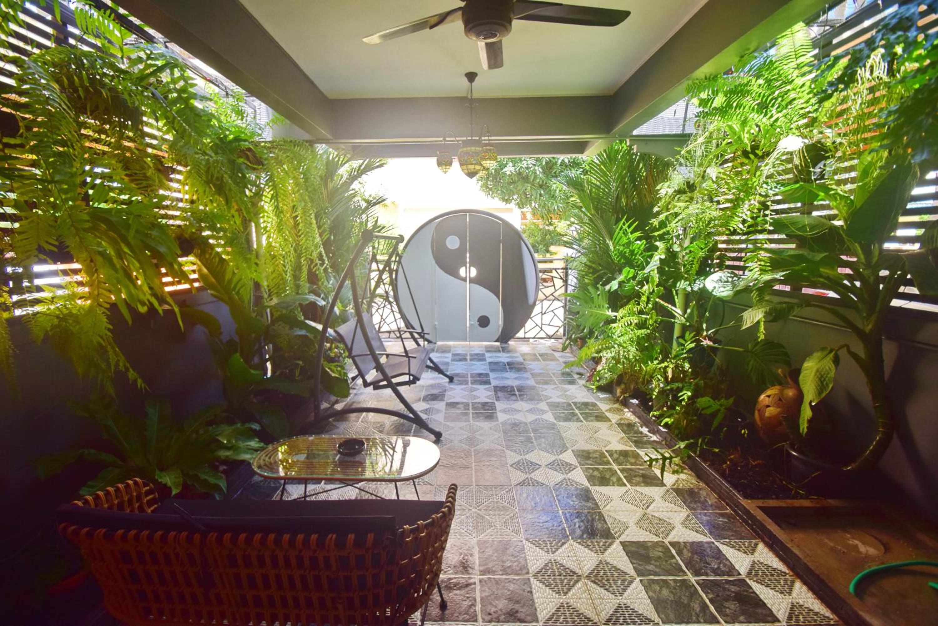 Three-Bedroom Townhouse - Photo 7