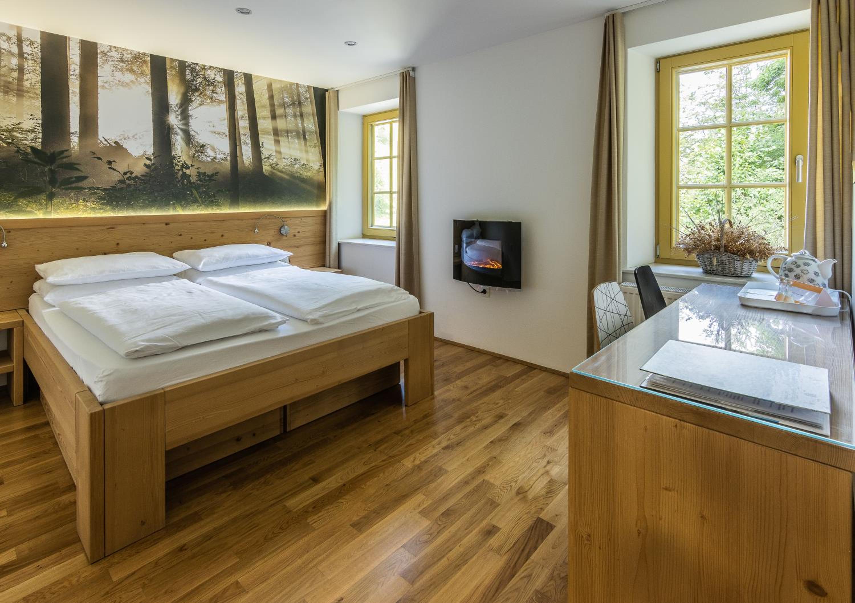 Deluxe Double Room with Extra Bed photo 2