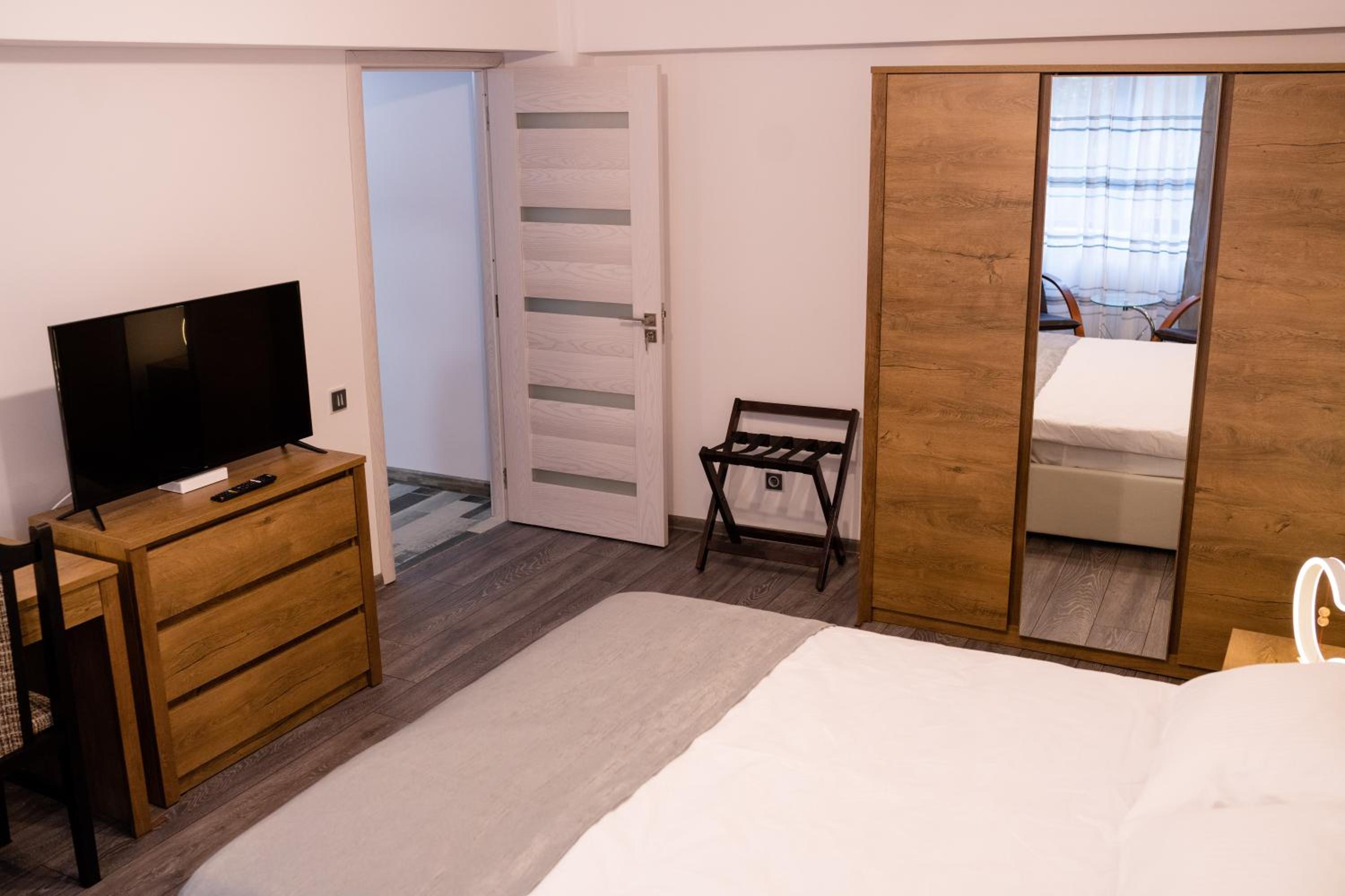 One-Bedroom Apartment - Photo 14