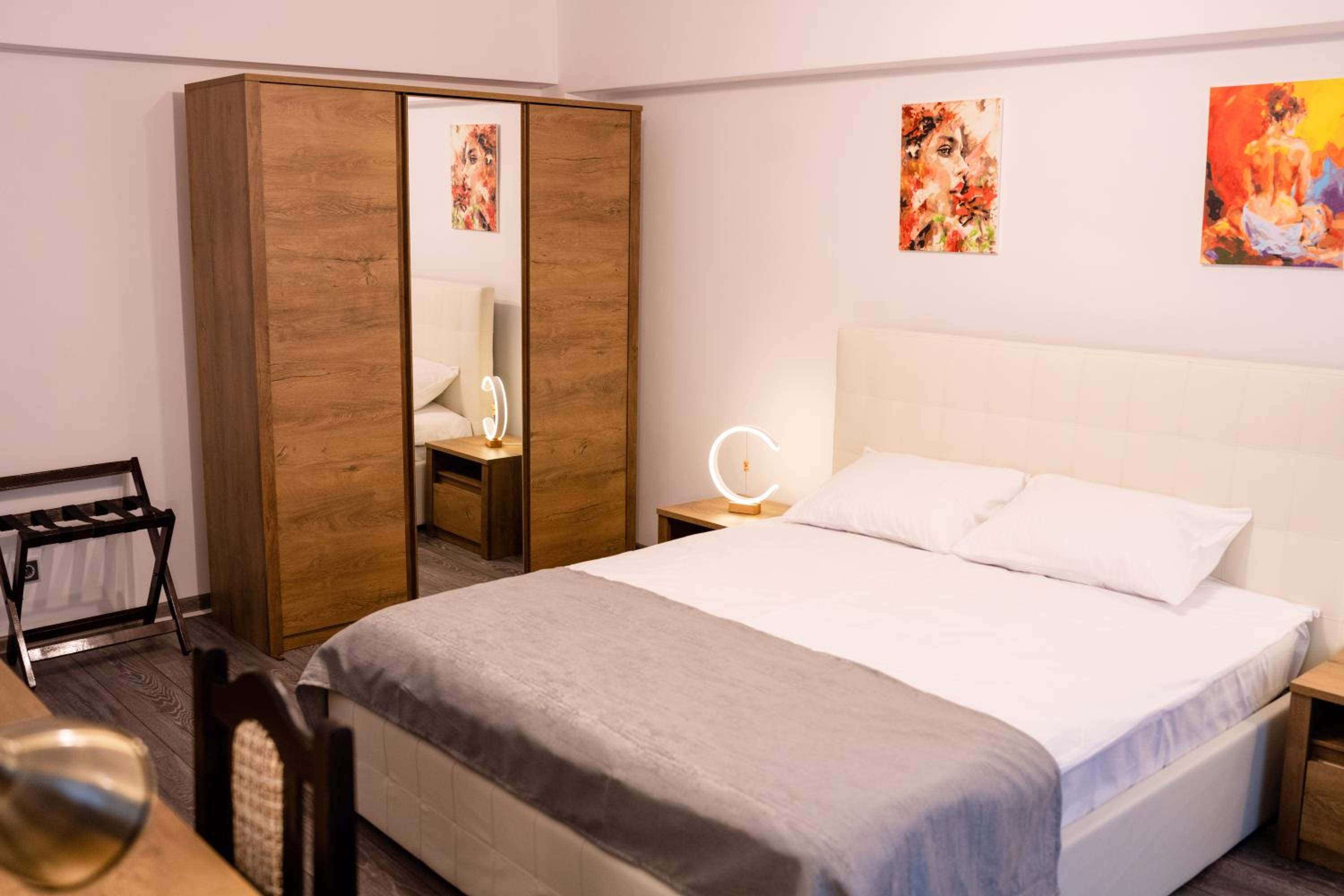 One-Bedroom Apartment - Photo 15