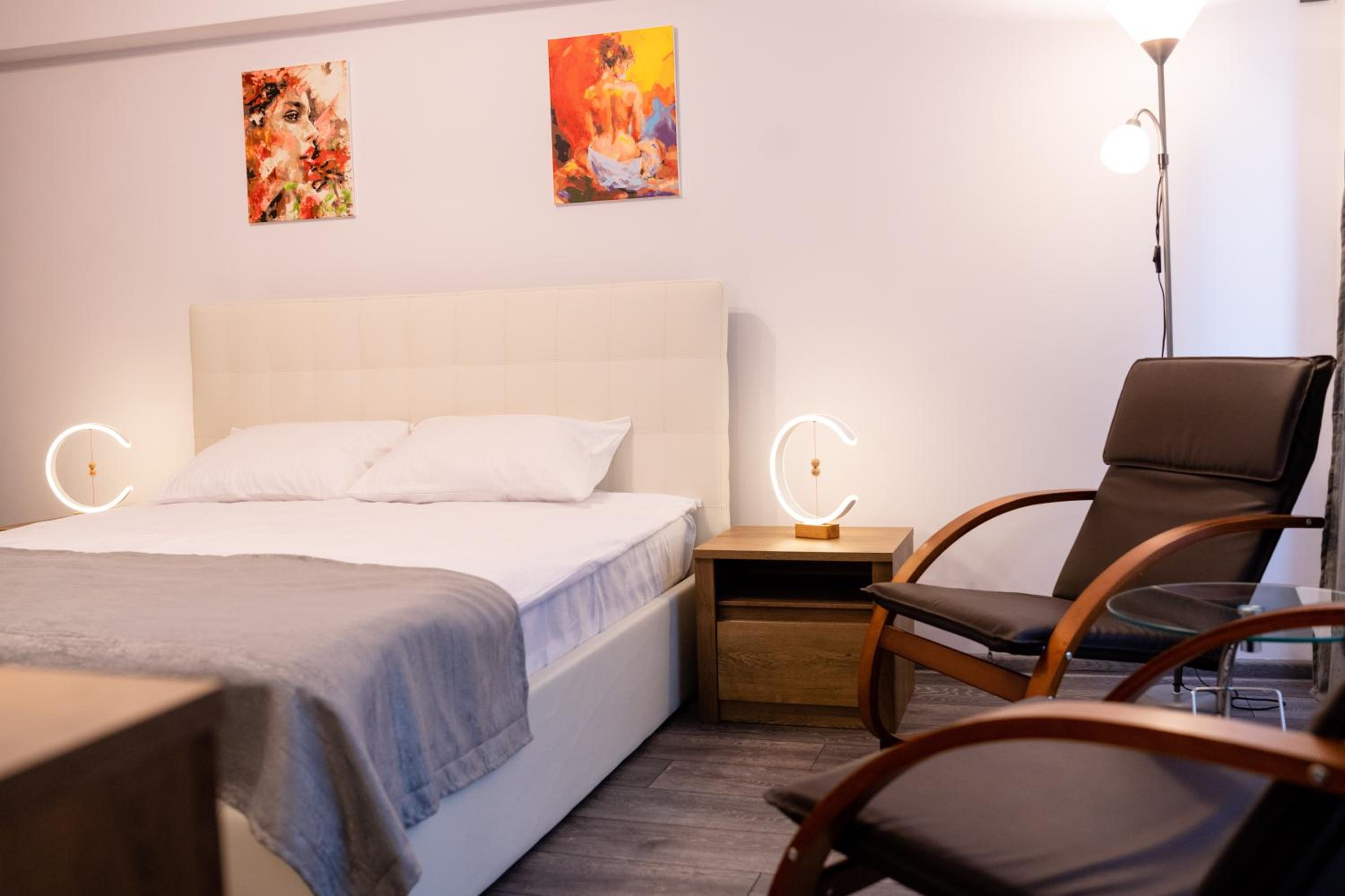 One-Bedroom Apartment - Photo 16