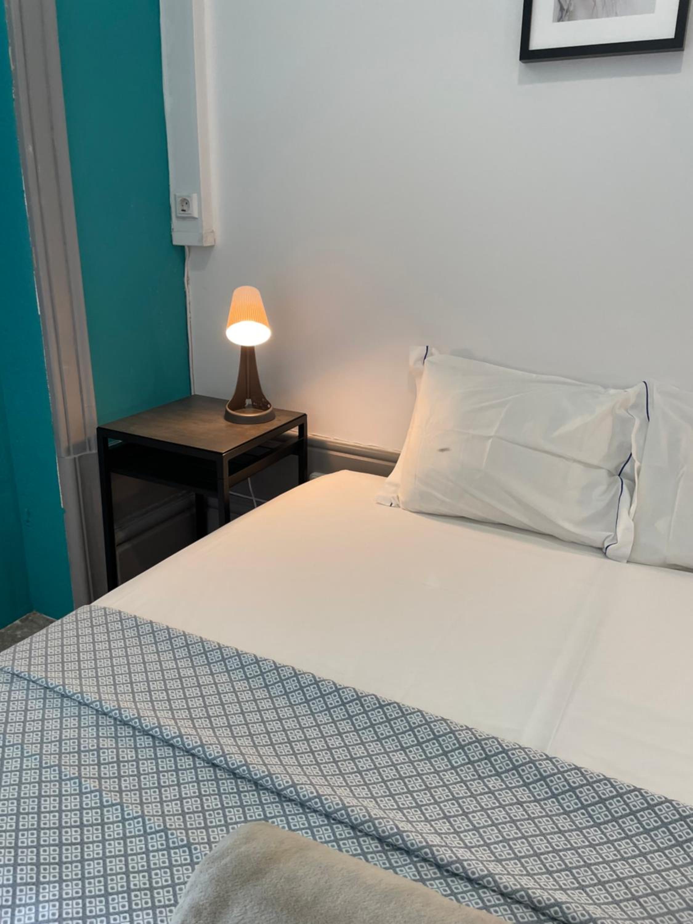 Double Room with Private Bathroom - Photo 3