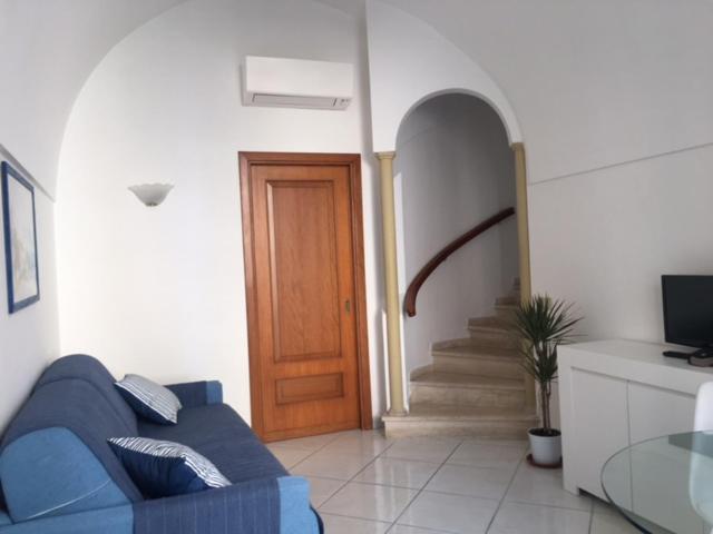 One-Bedroom House - Photo 4