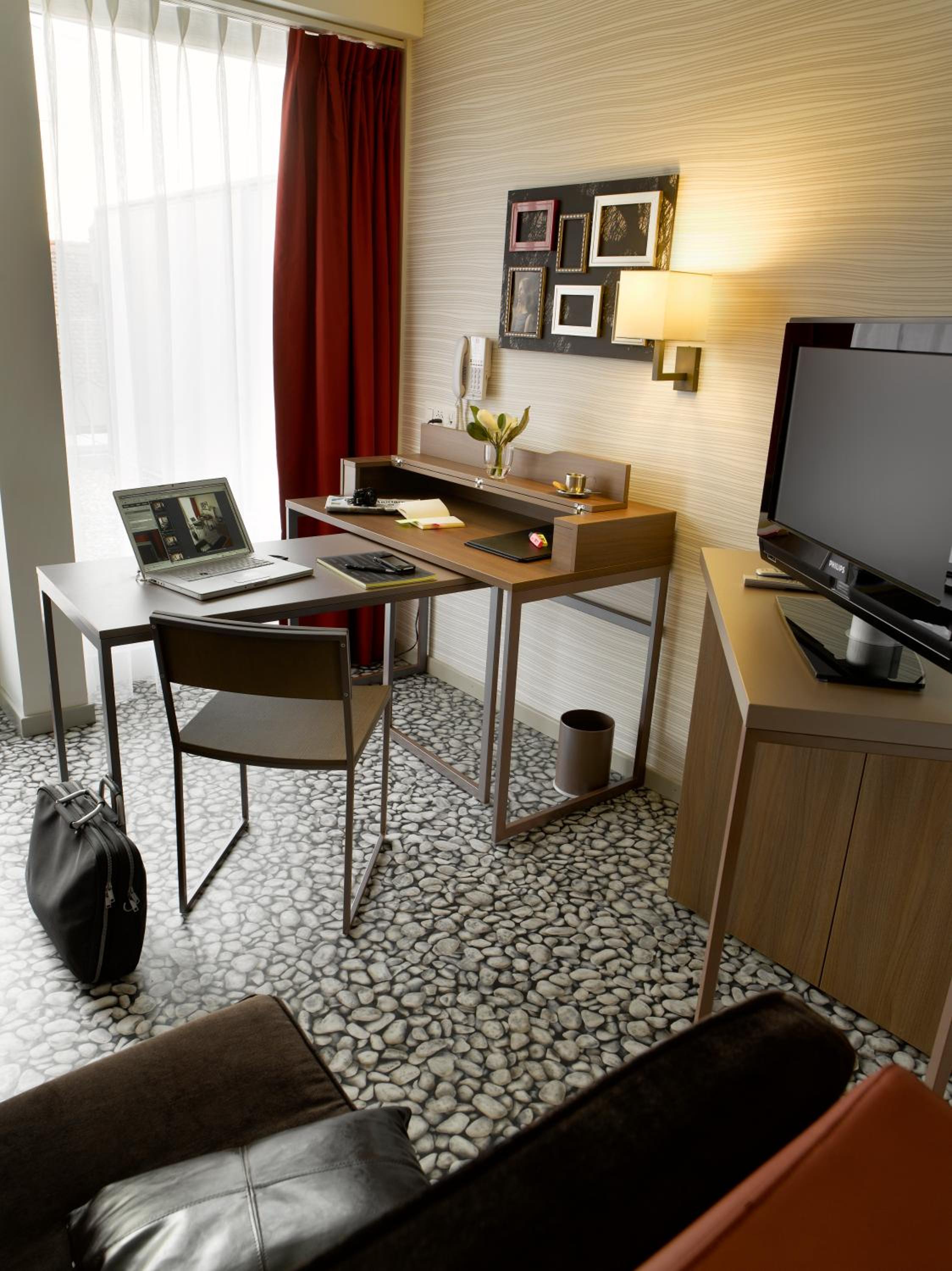 One-Bedroom Apartment - Photo 7