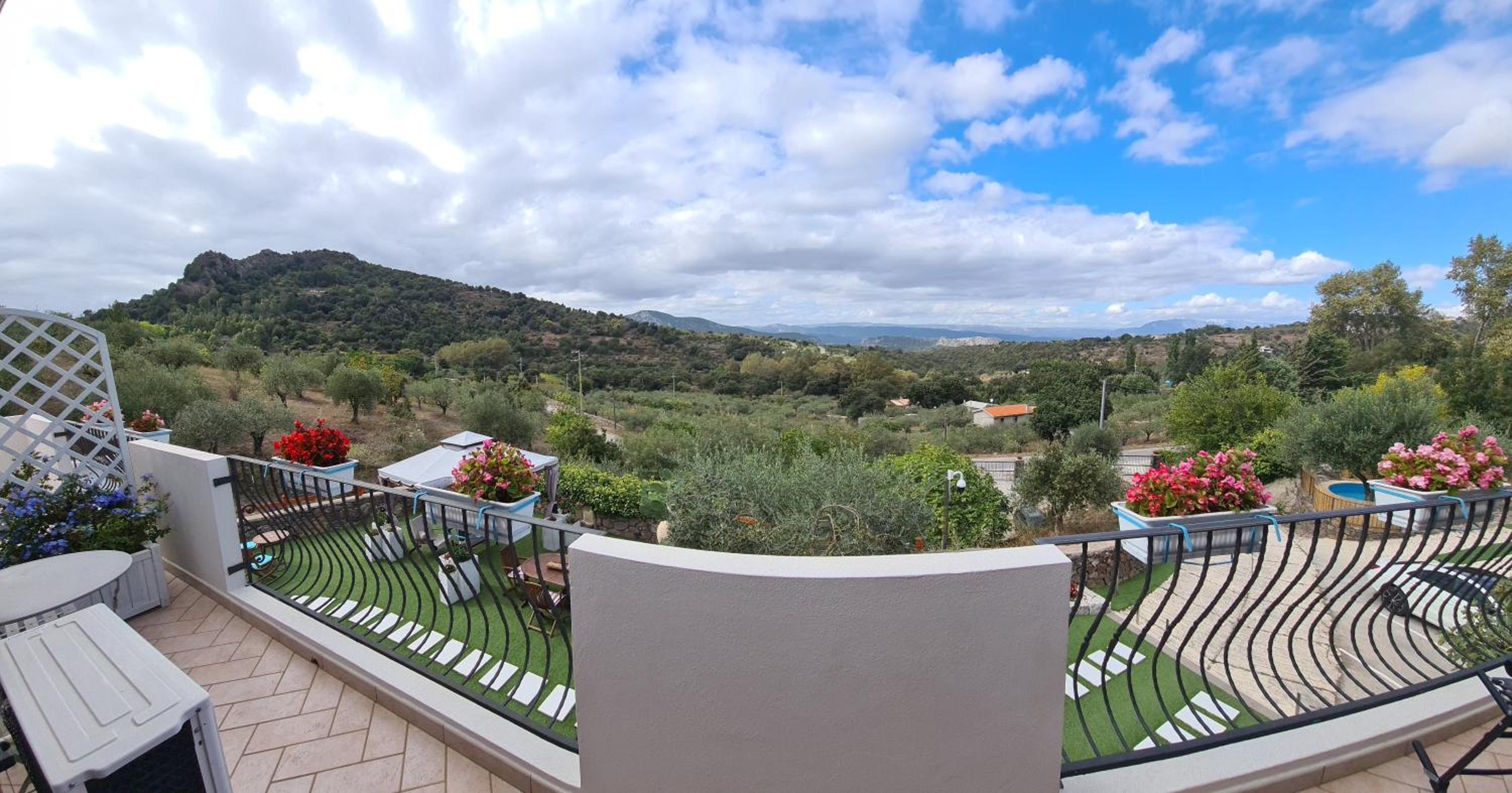 Double Room with Mountain View - Photo 5