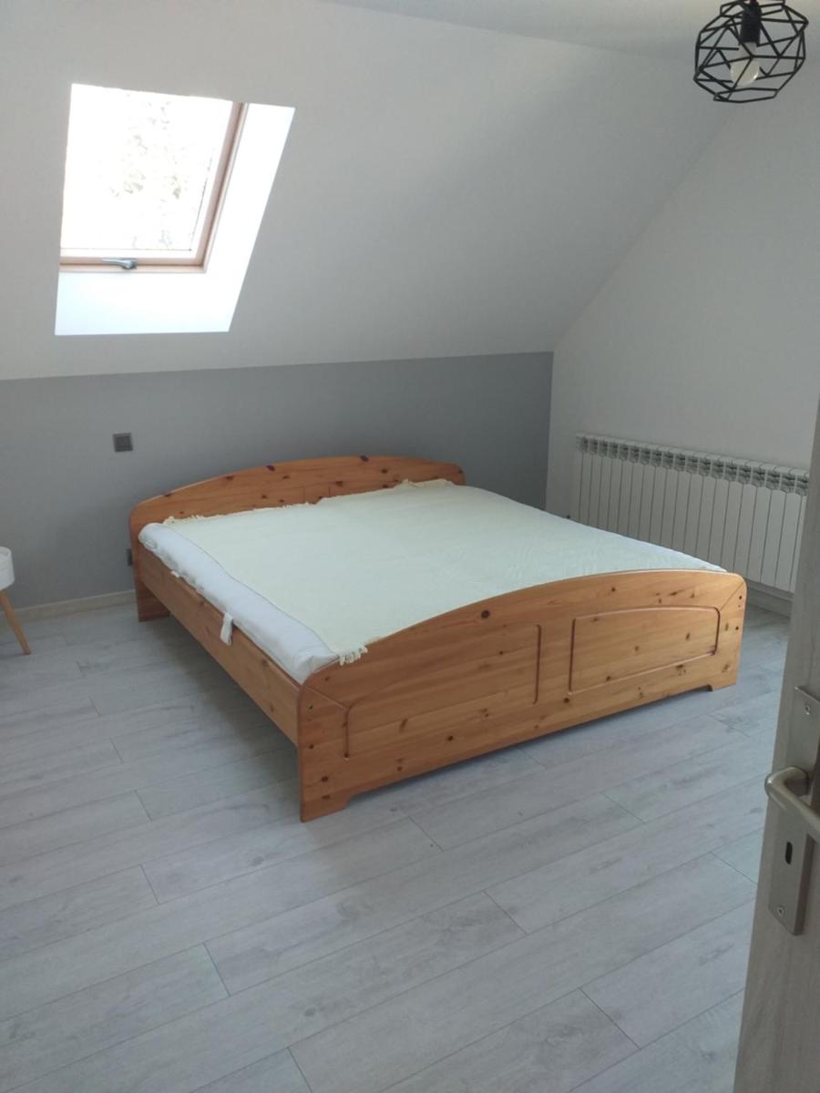 Five-Bedroom House - Photo 8