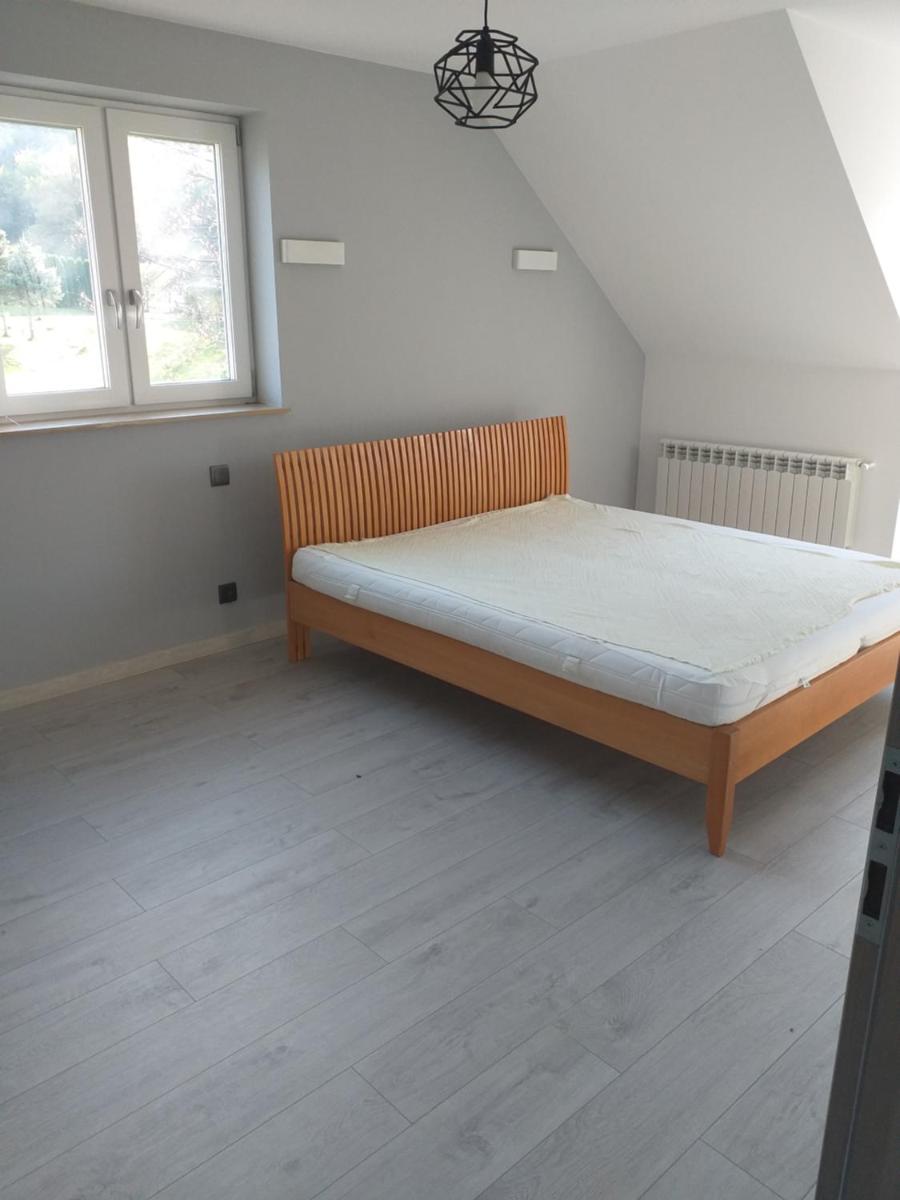 Five-Bedroom House - Photo 9