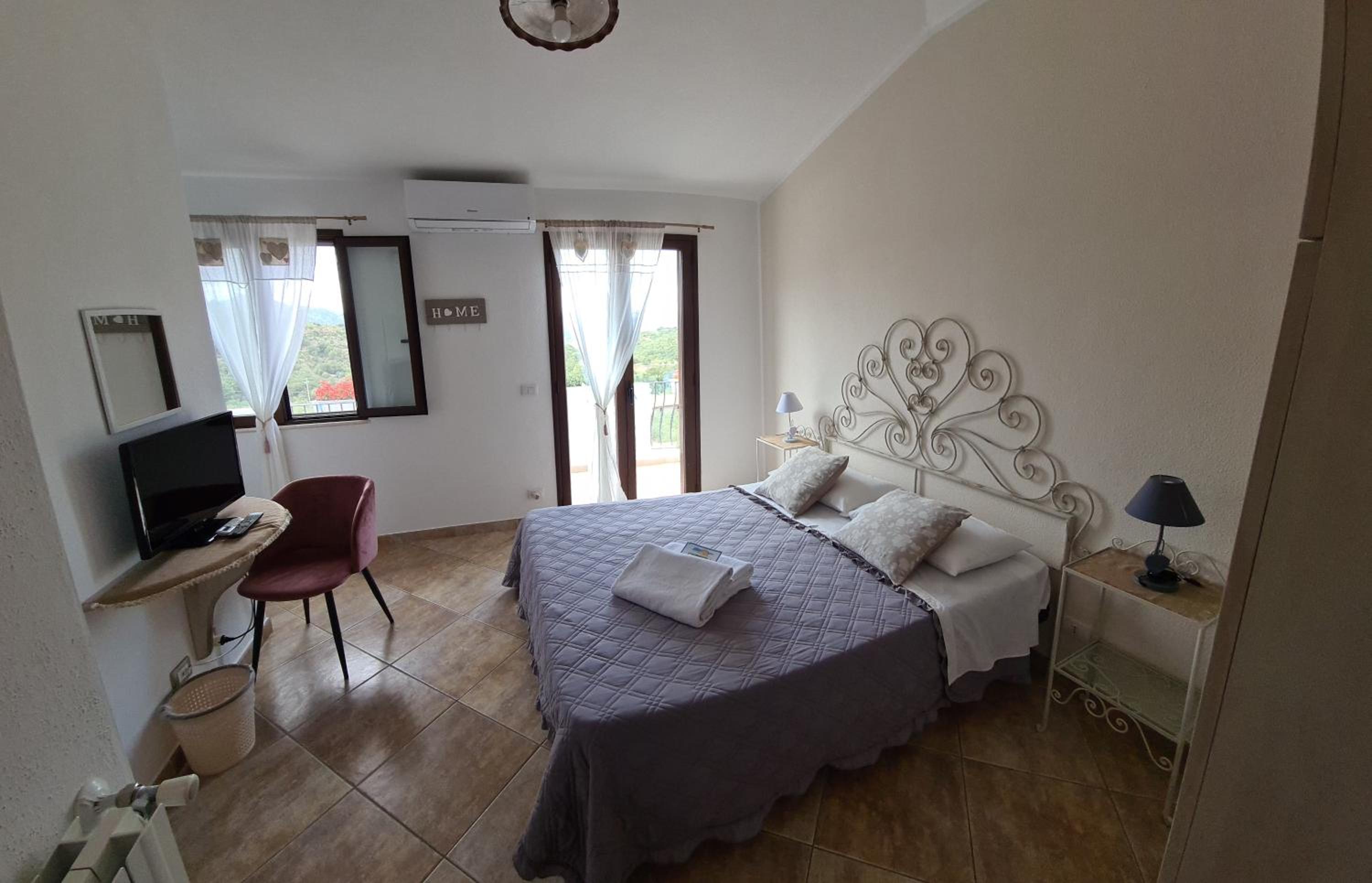 Double Room with Mountain View