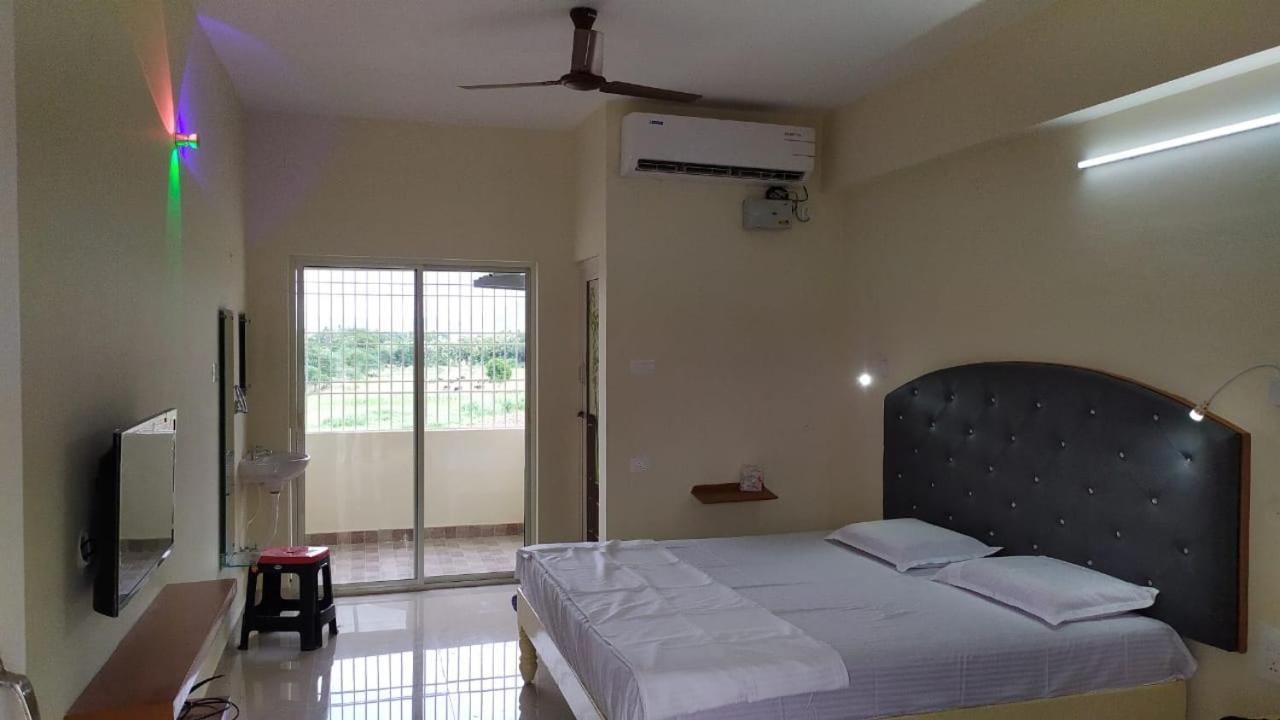 Deluxe Double Room with Balcony photo 1