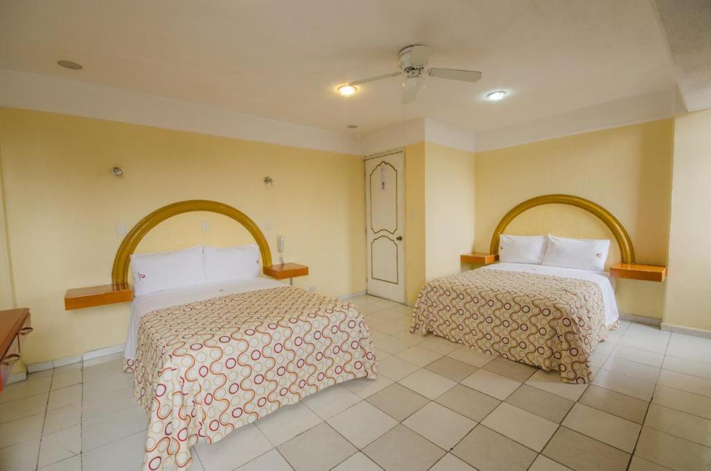 Double Room with Two Double Beds photo 3