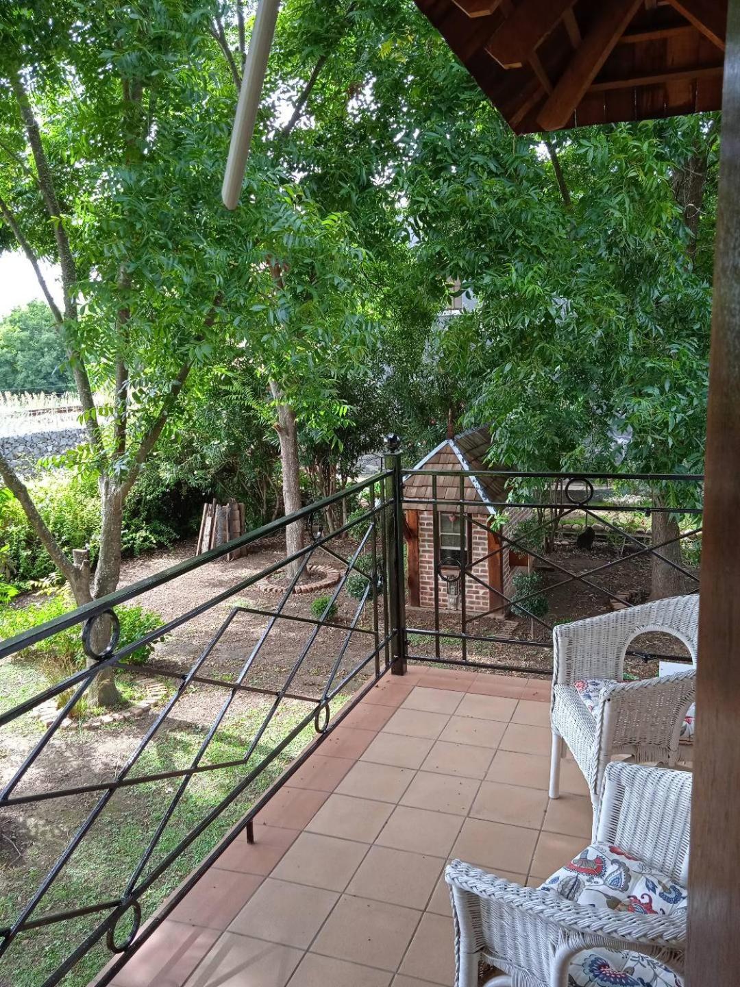 Two-Bedroom House - Photo 23