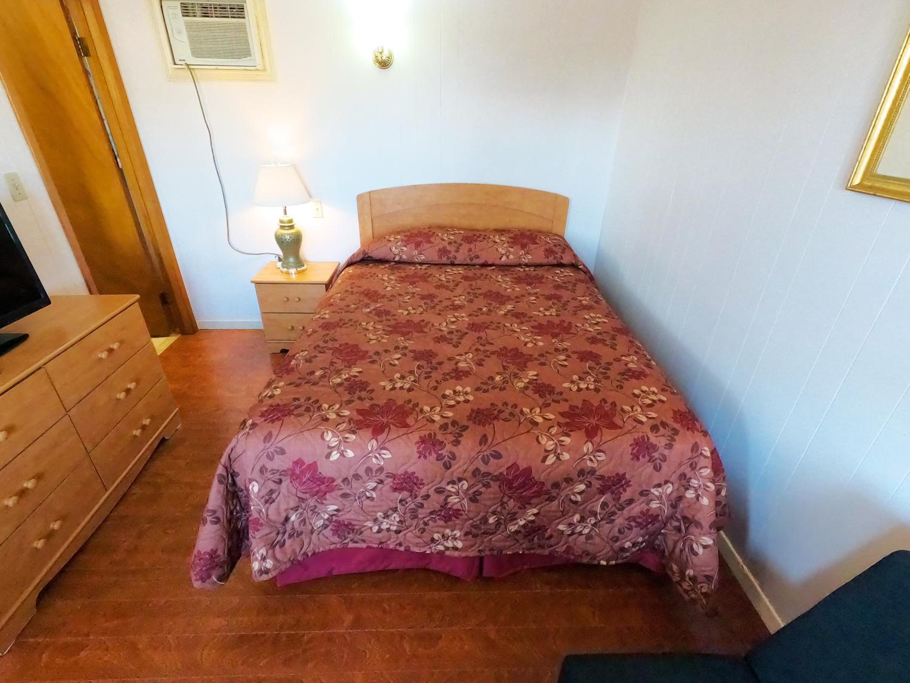 Queen Room with Kitchen photo 1