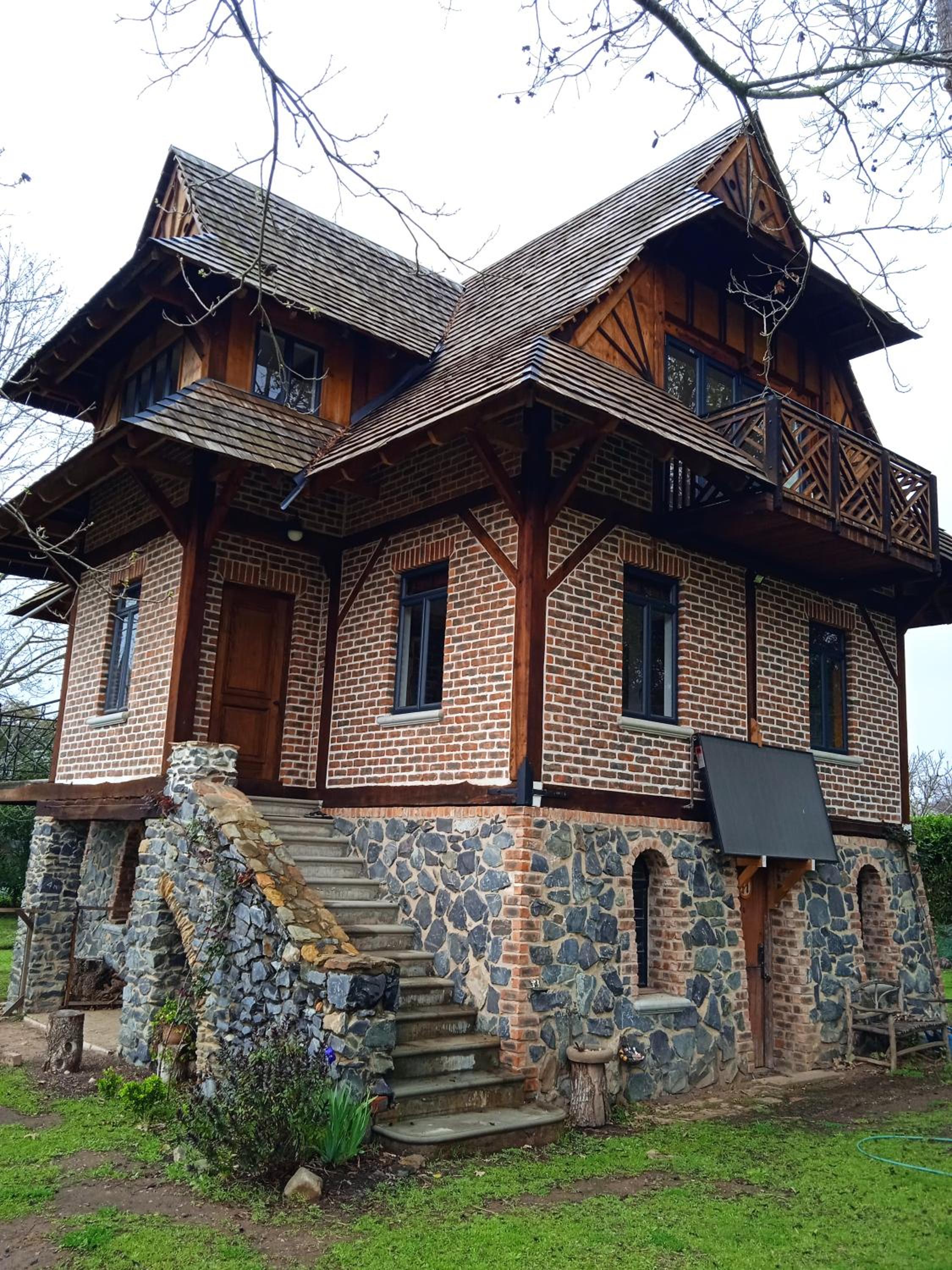Two-Bedroom House - Photo 2