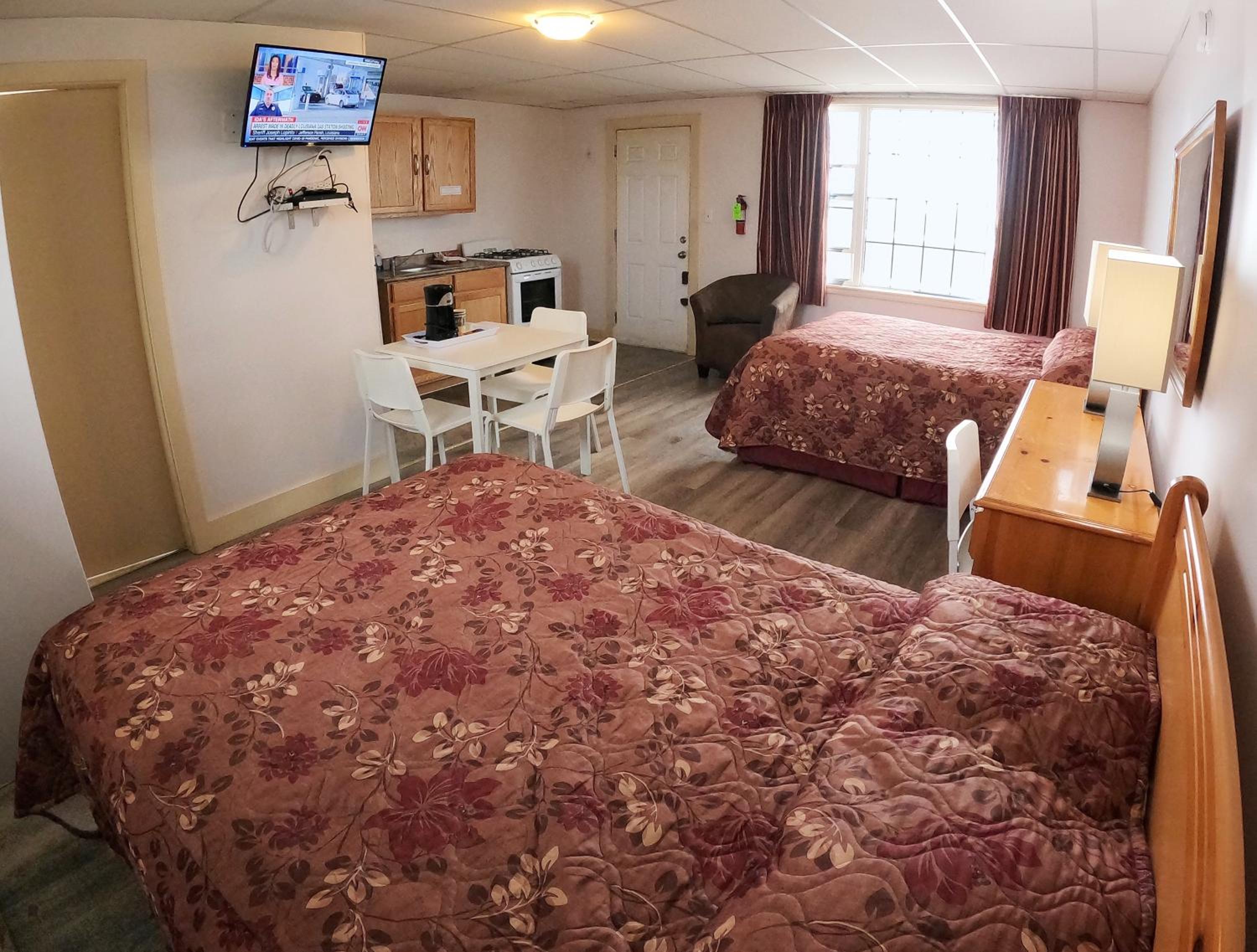 Double Room with Two Double Beds and Kitchen photo 1
