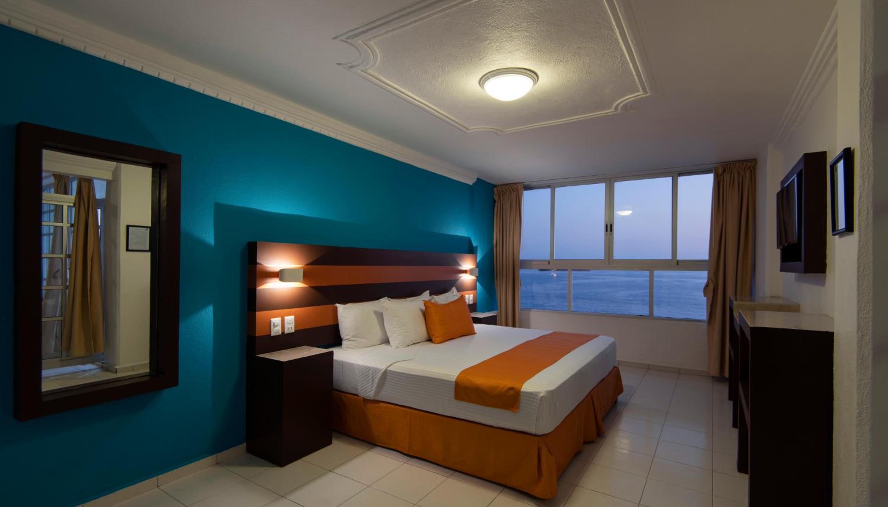 King Suite with Sea View photo 2