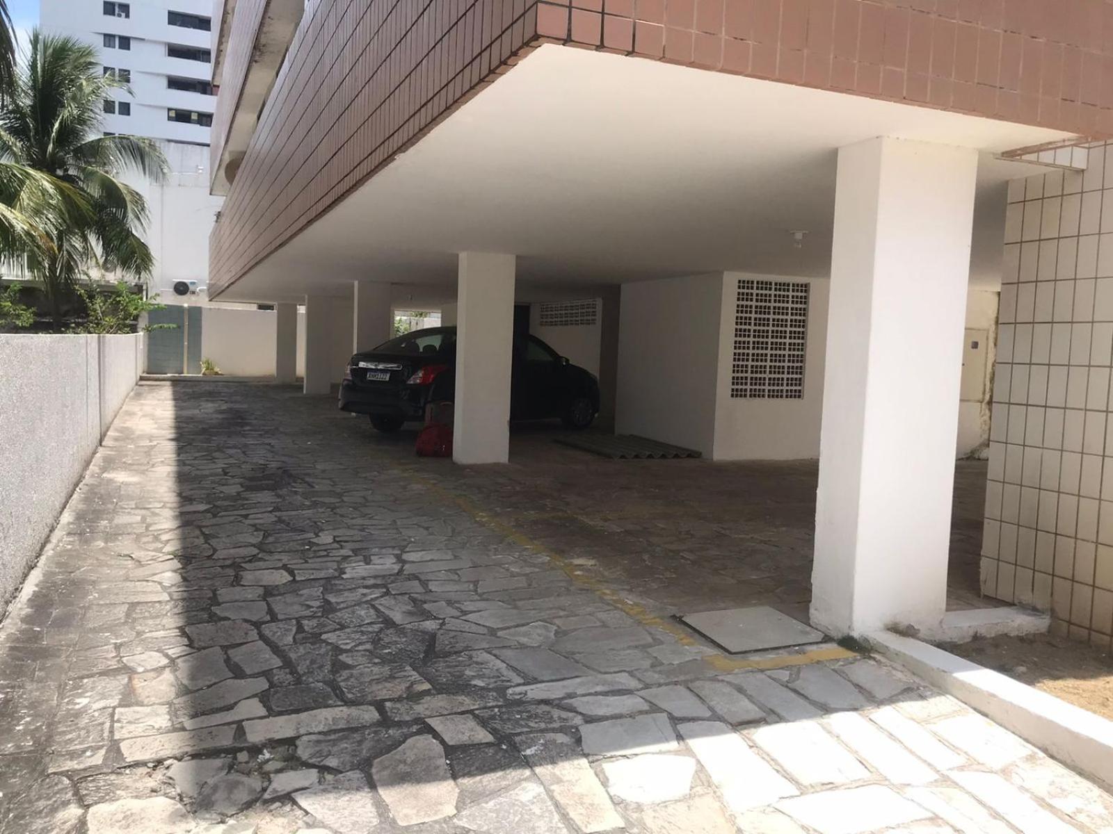 Apartment with Balcony - Photo 8