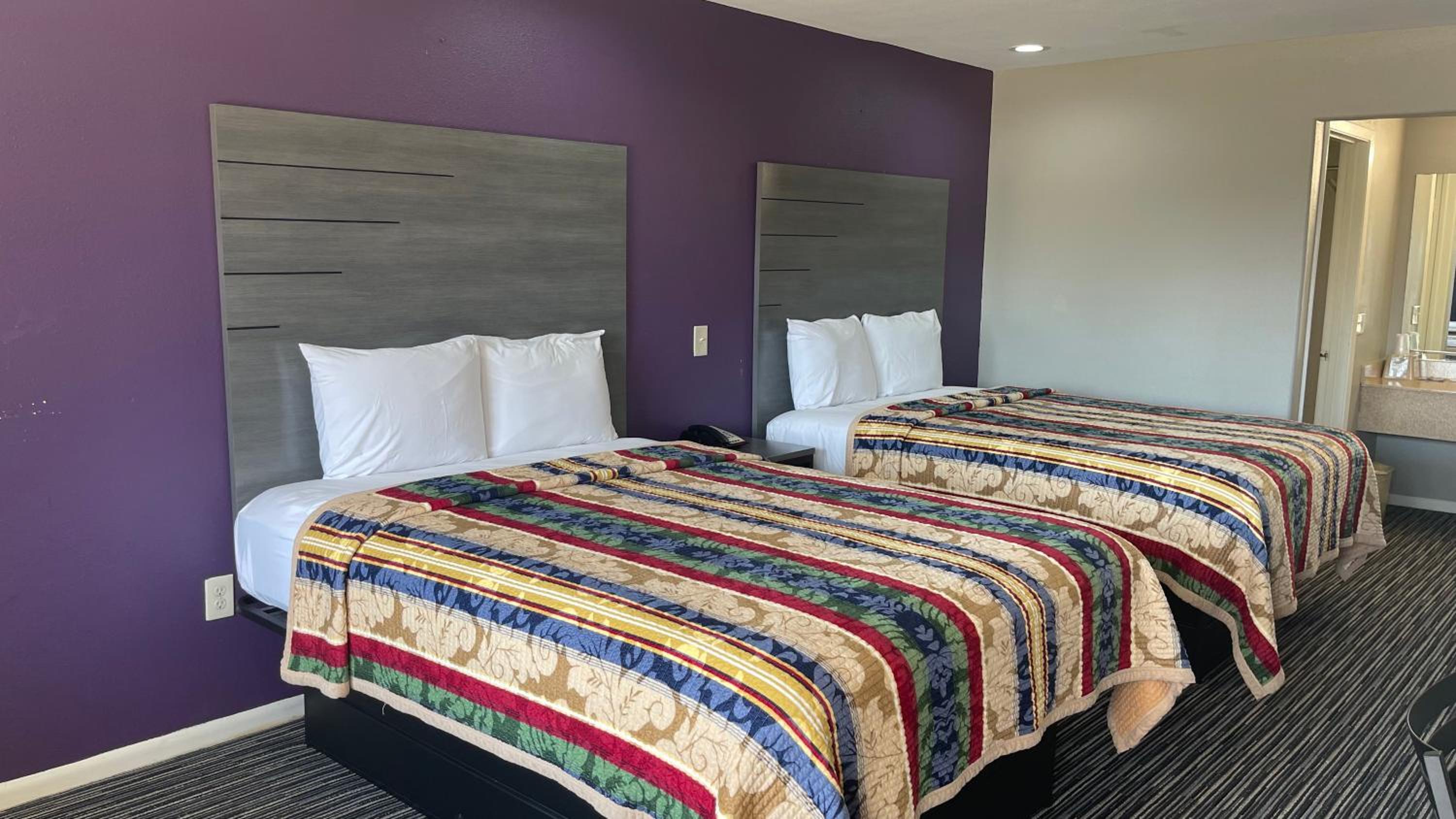 Queen Room with Two Queen Beds - Photo 1