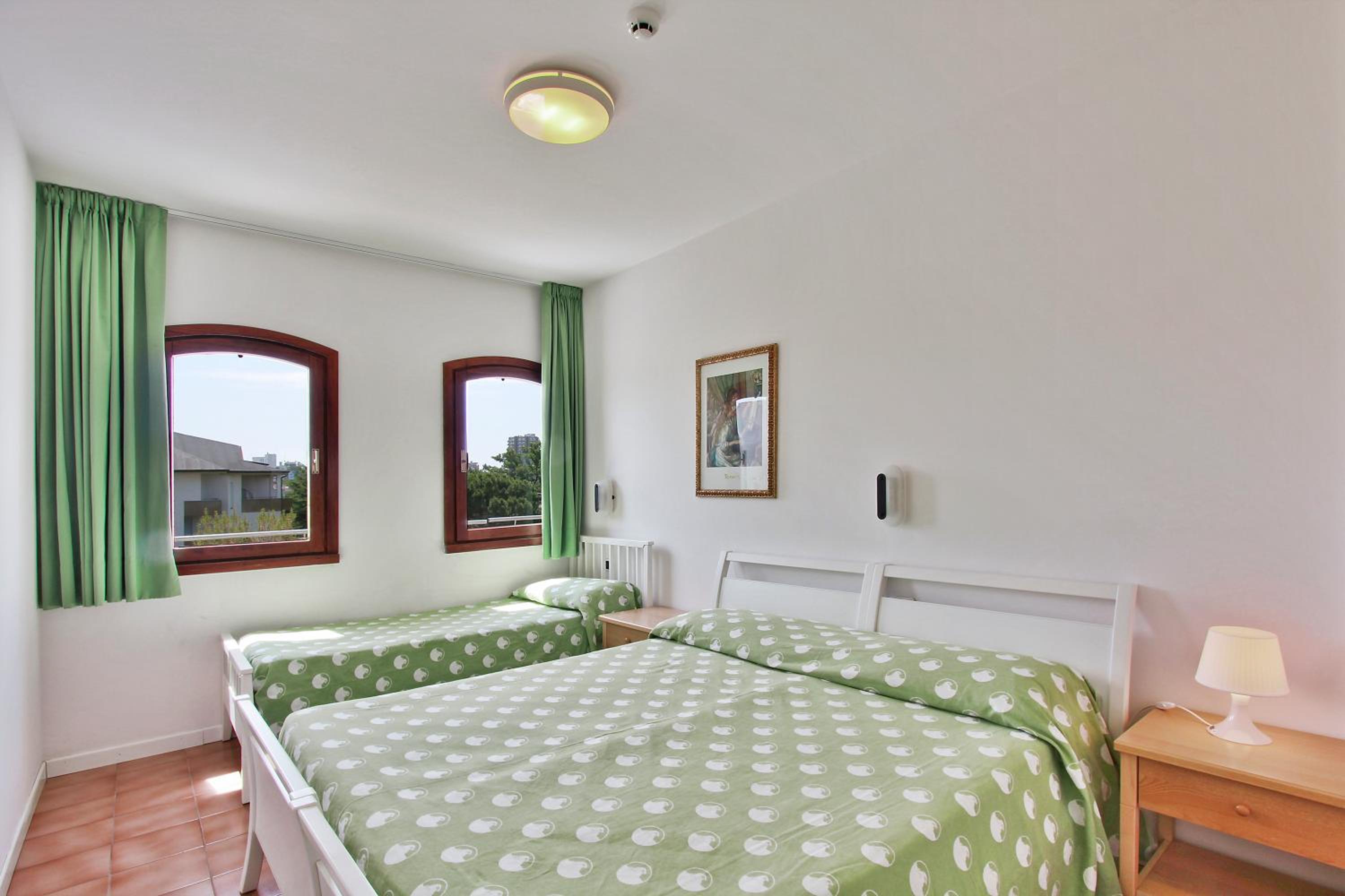 Two-Bedroom Apartment (5 Adults) photo 3